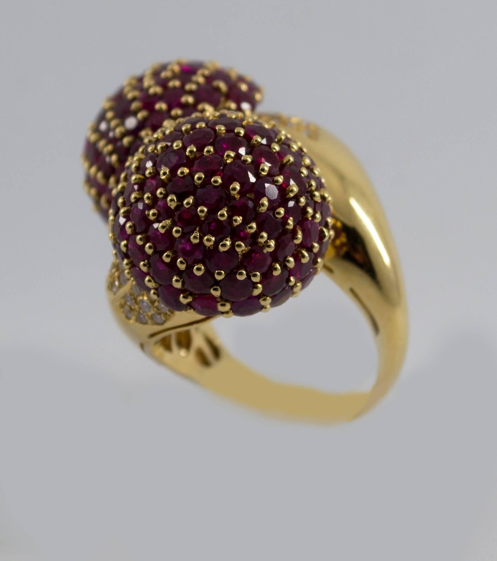 This contrarié ring is made of 18K yellow Gold.
This ring has 19.60 Carats of Rubies.
This ring has 0.50 Carats of Diamonds.
Size ITA: 16 Size USA: 7.5
We're a workshop so every piece is handmade, customizable and resizable.