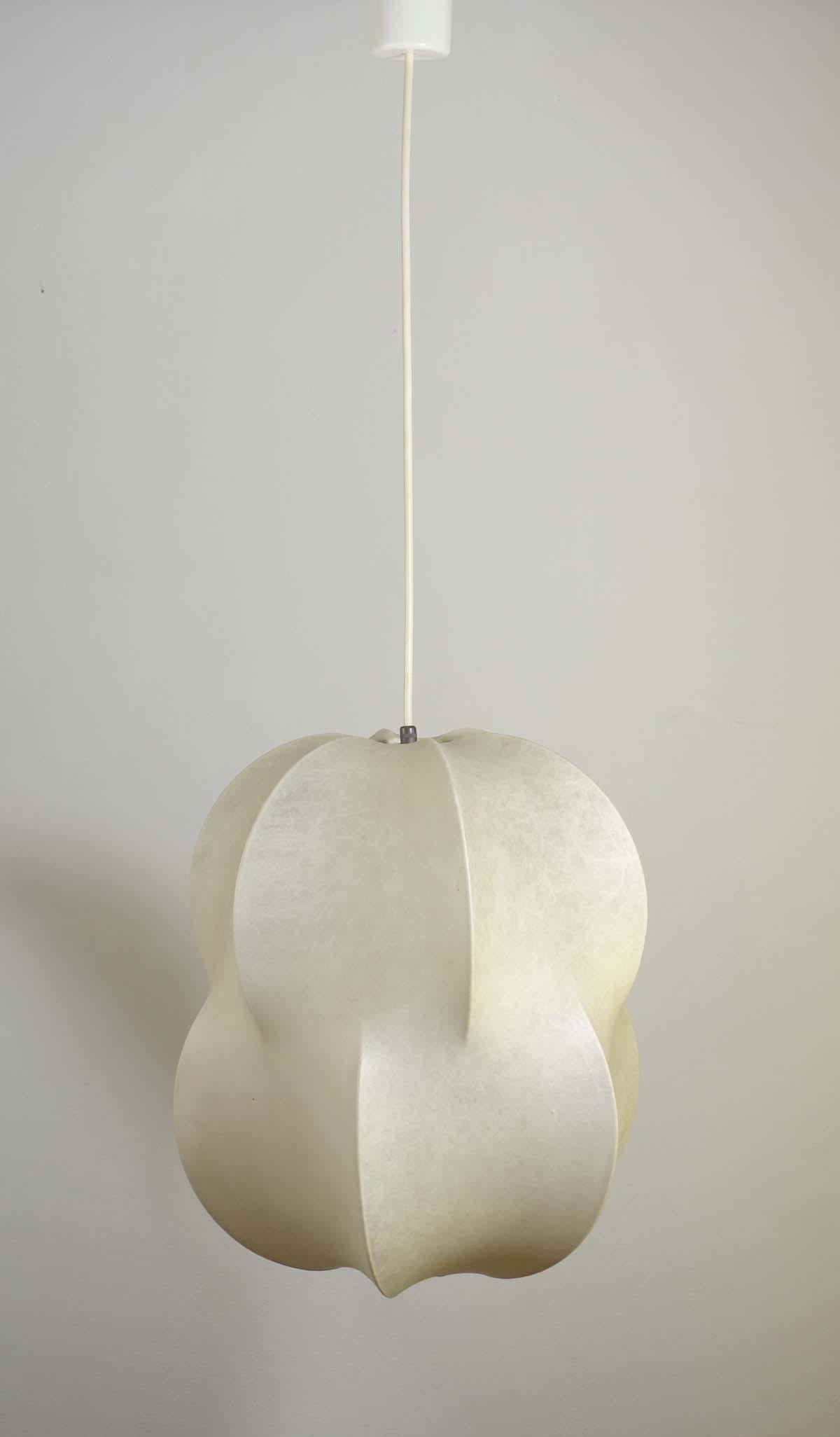 Mid-20th Century 1960 Cocoon Italian Space Age Design Chandelier Ceiling Lamp in vendita
