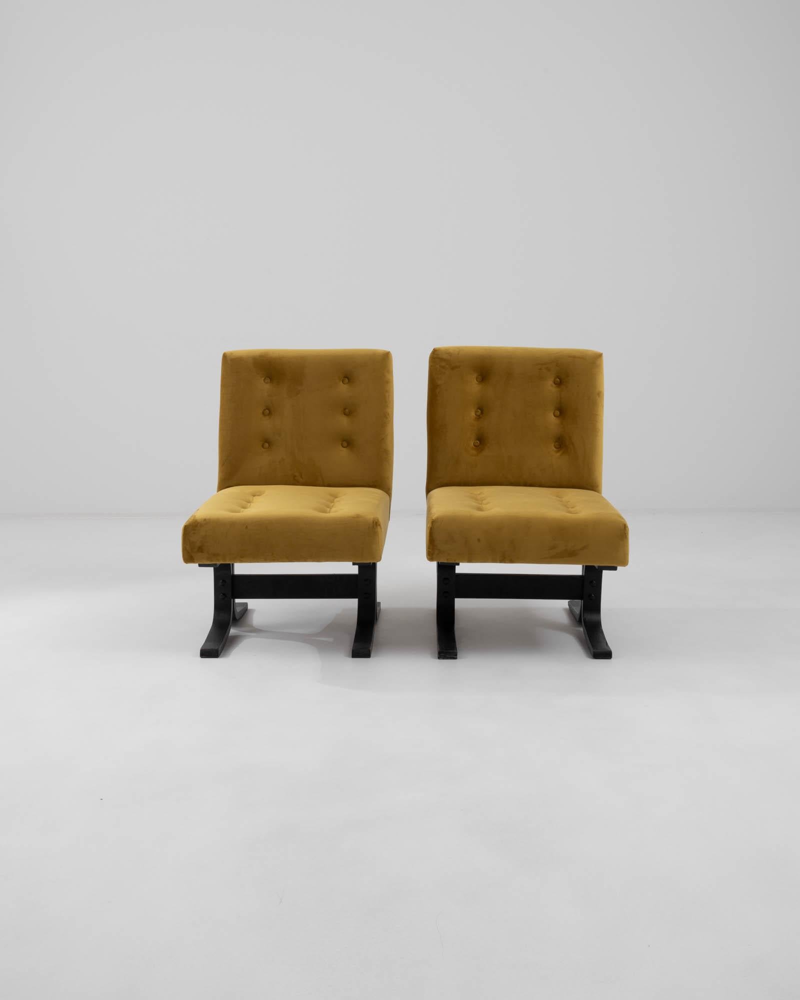 1960 Czechia Chairs Upholstered Chairs by Ludvik Volak, Set of 2 Bon état - En vente à High Point, NC