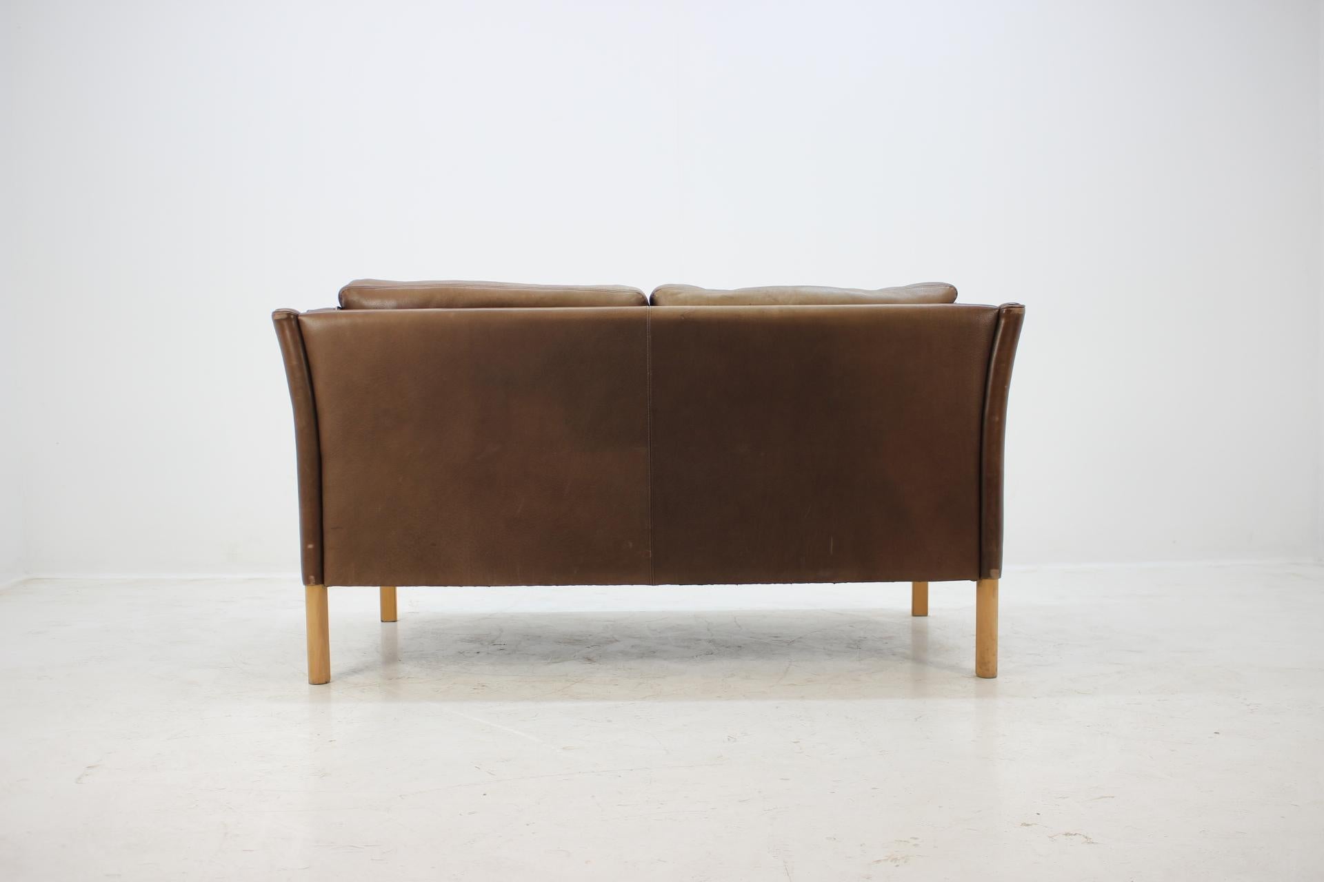 1960 Danish 2-Seat Leather Sofa In Good Condition In Praha, CZ
