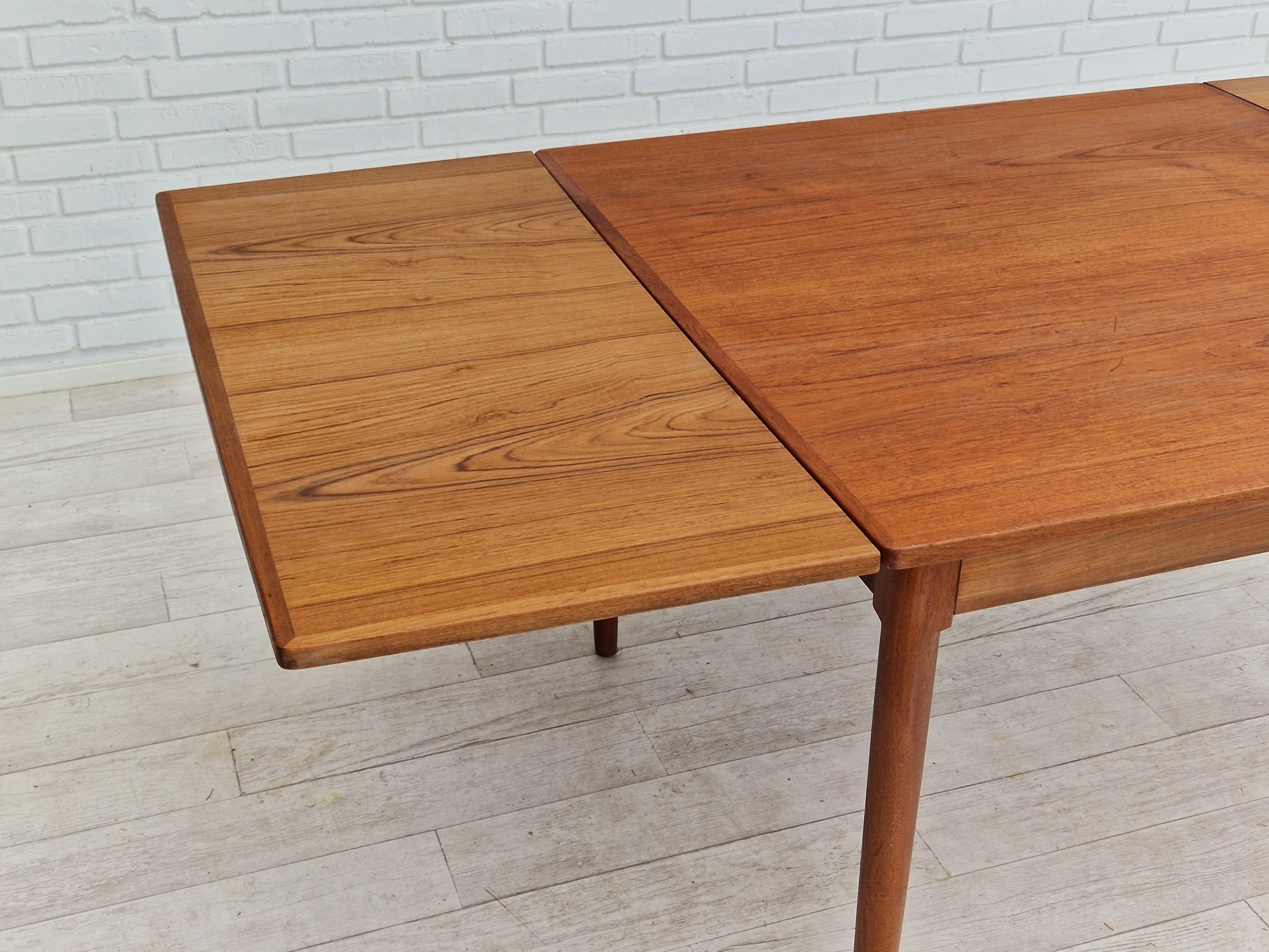 Teak 1960, Danish design, unfolded dining table, teak wood.