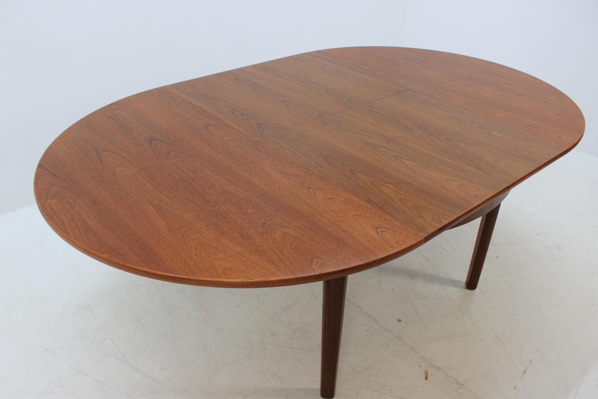 1960 Danish Round Extendable Dining Table 5