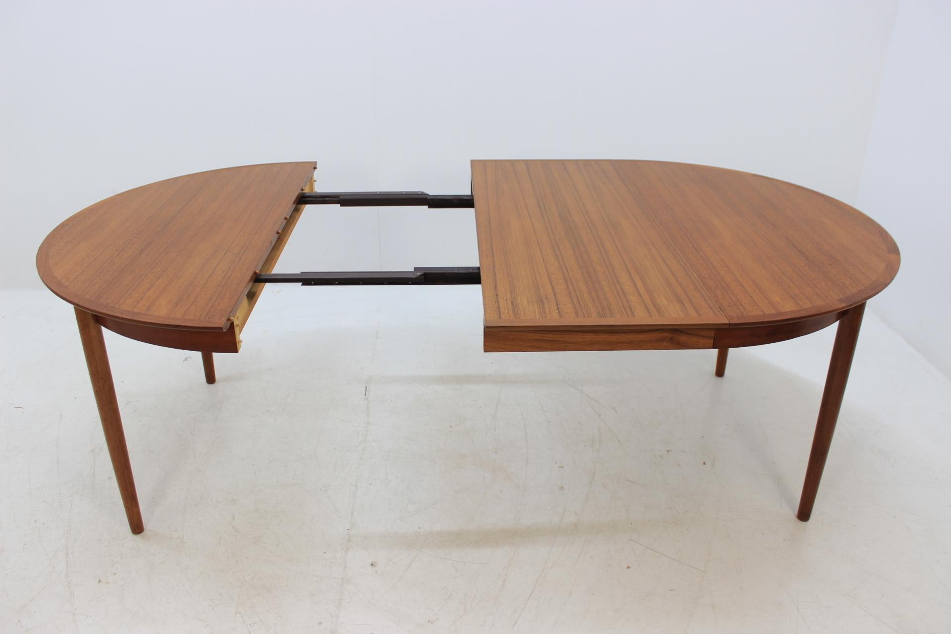 1960 Danish Teak Extendable Table, Denmark 3