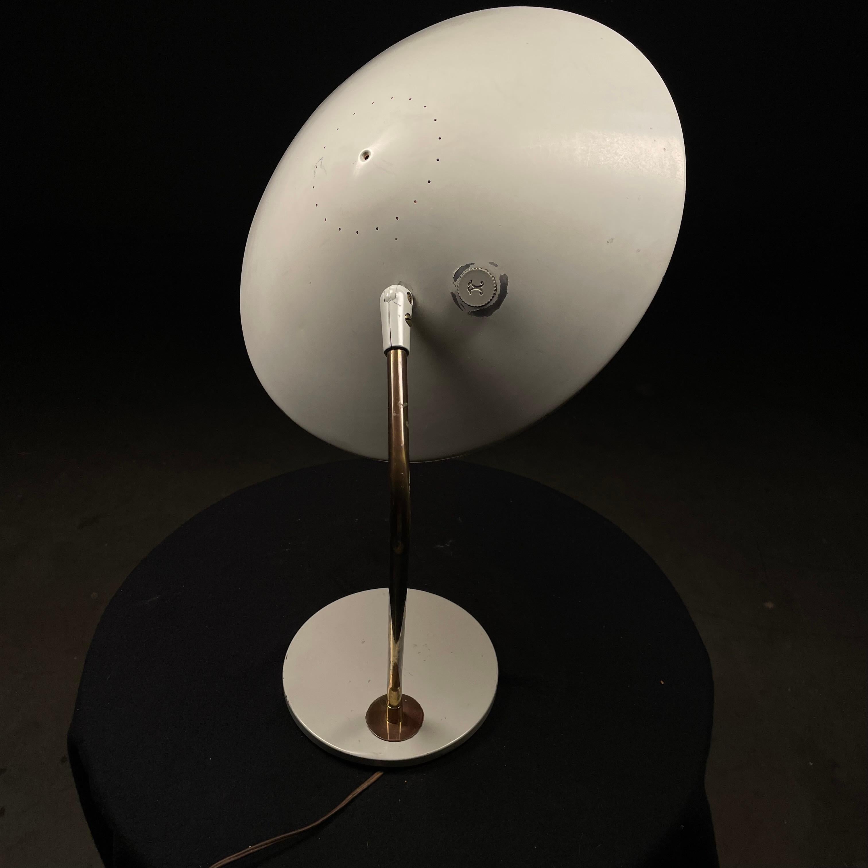 Mid-20th Century 1960 desk lamp by Gerald THURSTON for LIGHTOLIER