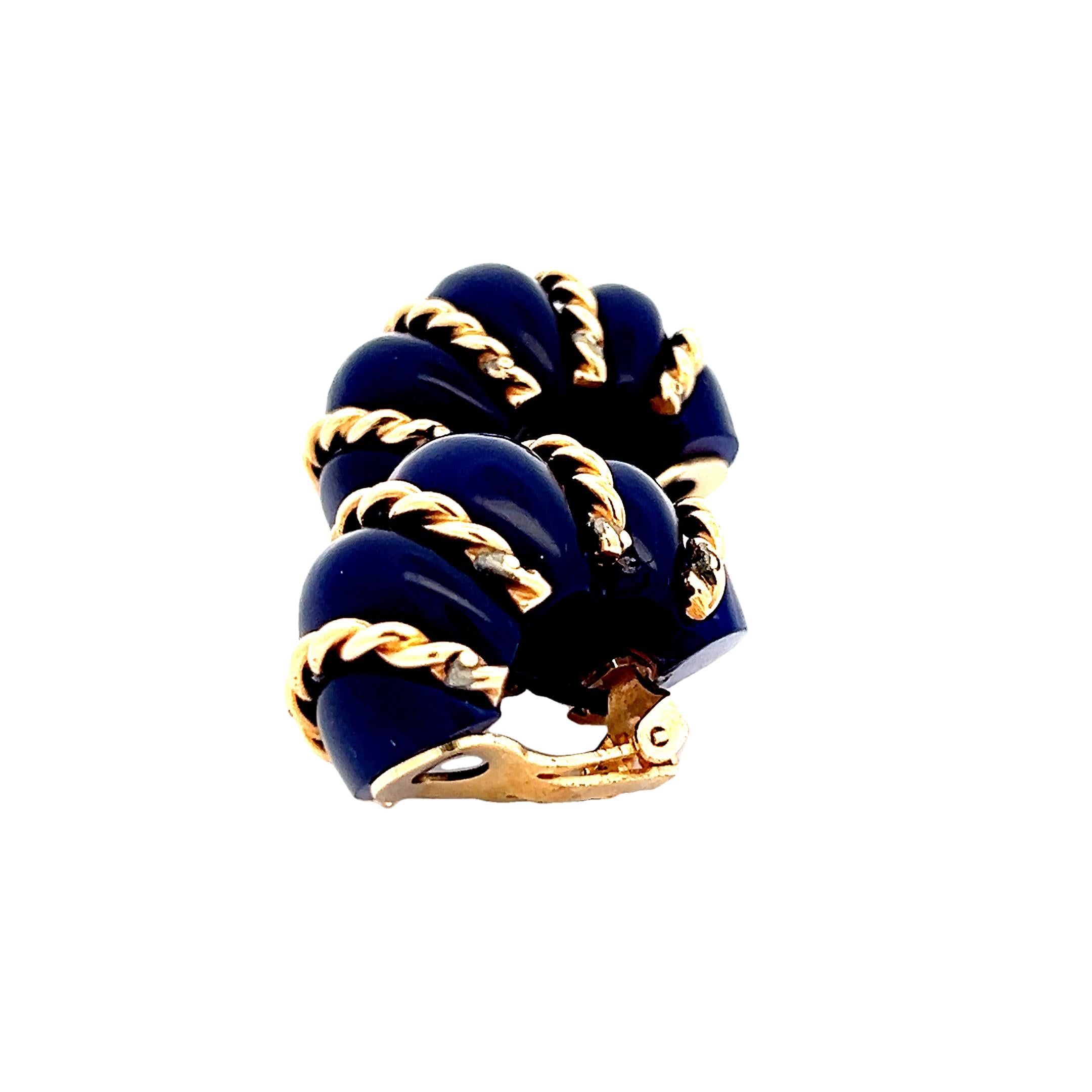 Modernista Orecchini a clip a coste in oro 14K e agata blu di proprietà del 1960 in vendita