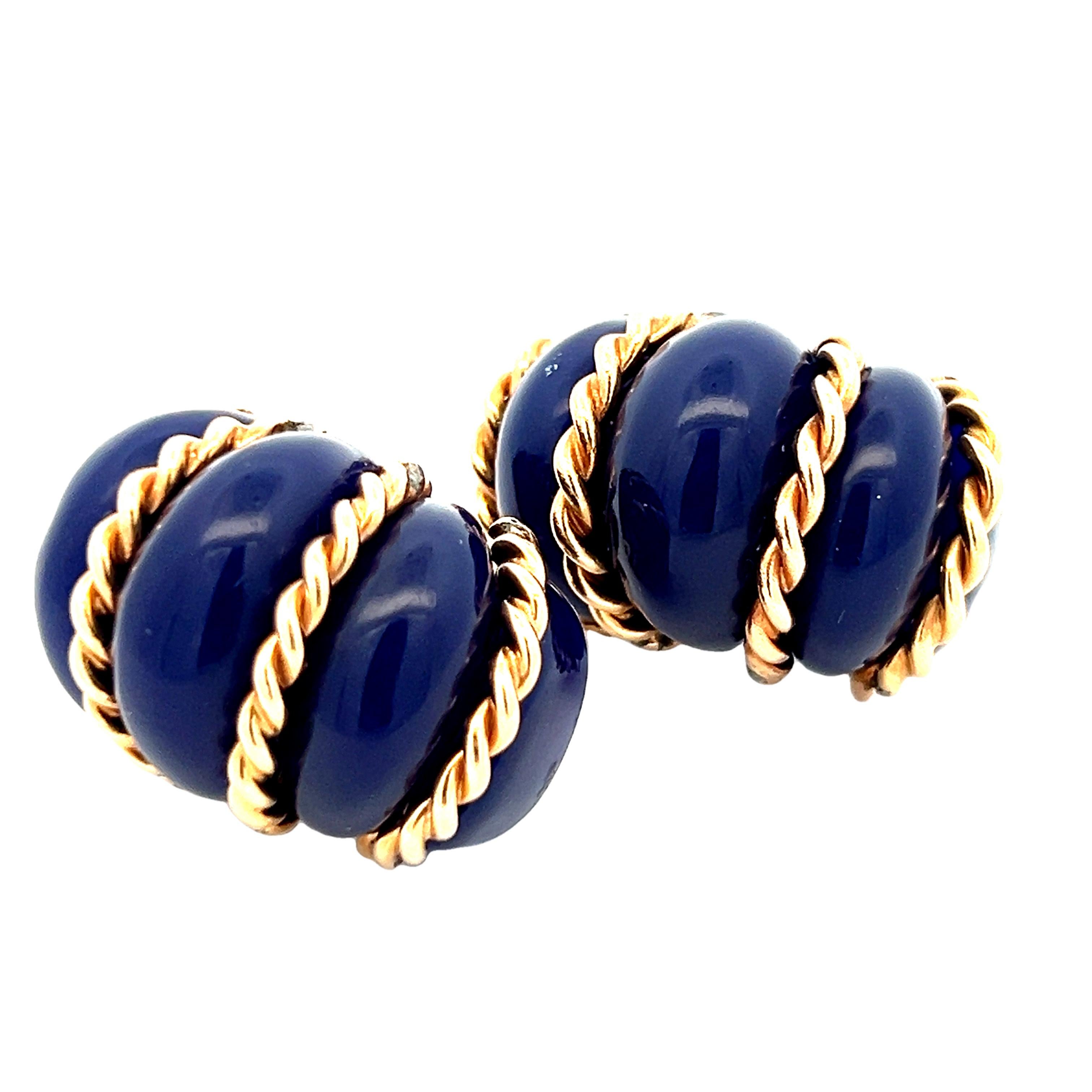 Orecchini a clip a coste in oro 14K e agata blu di proprietà del 1960 in vendita 3