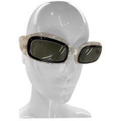 1960 French Mod - Lunettes de soleil en résine marbrée noire et blanche