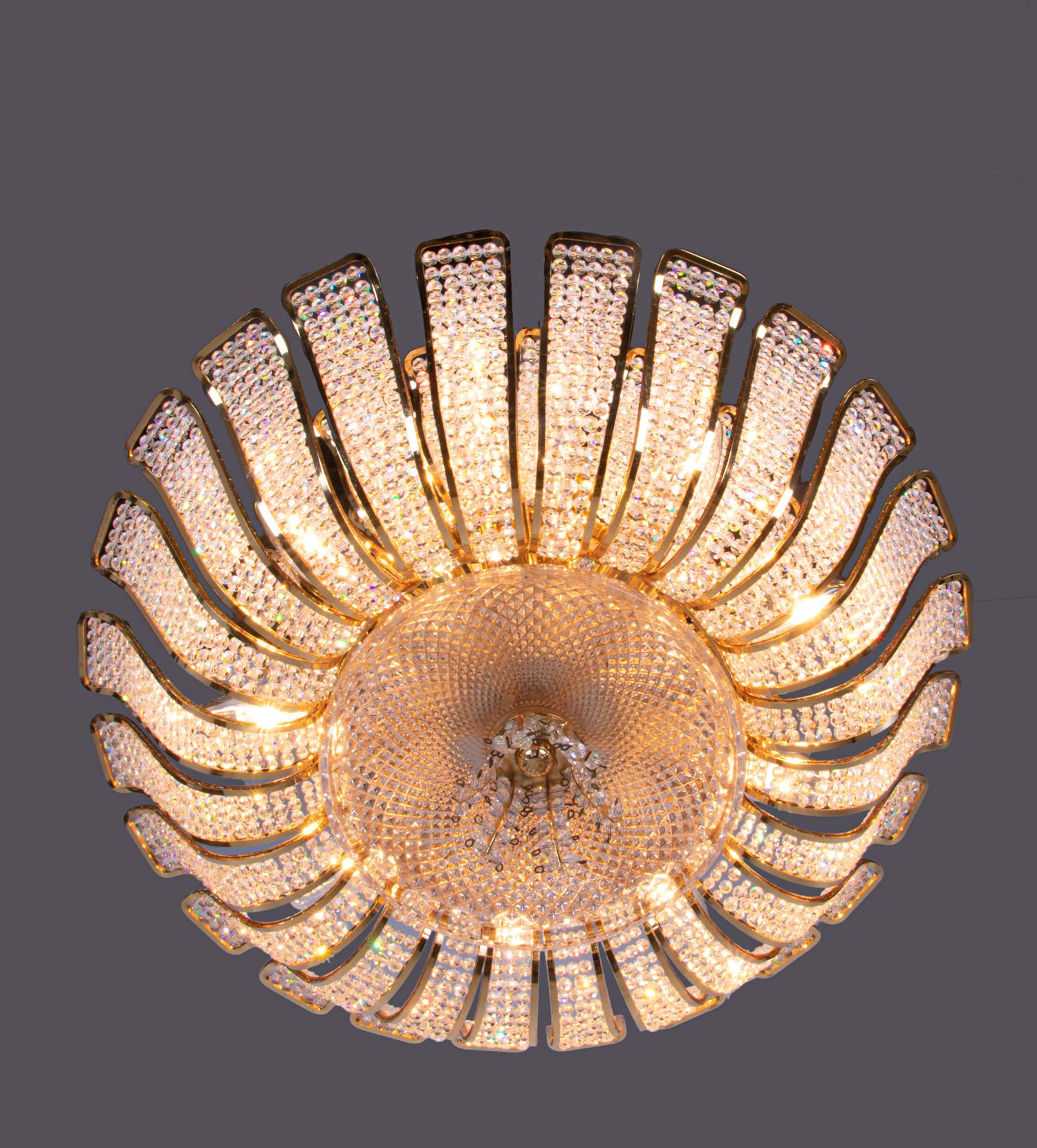 Lampadario Hollywood Regency in cristallo e ottone dorato di Palwa, Germania 1960 in vendita 1