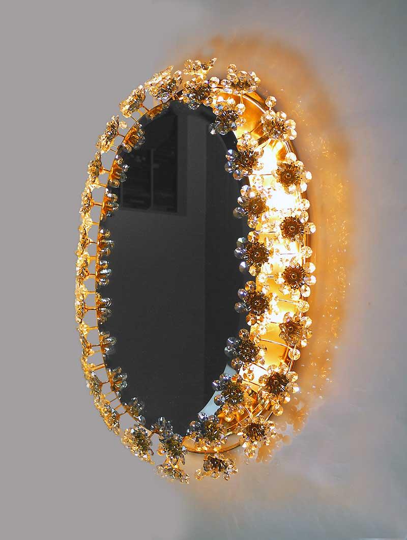 1960, Deutschland, Palwa, ovaler Spiegel mit Spiegelrücken aus Kristall und vergoldetem Messing von Christoph Palme im Angebot 1