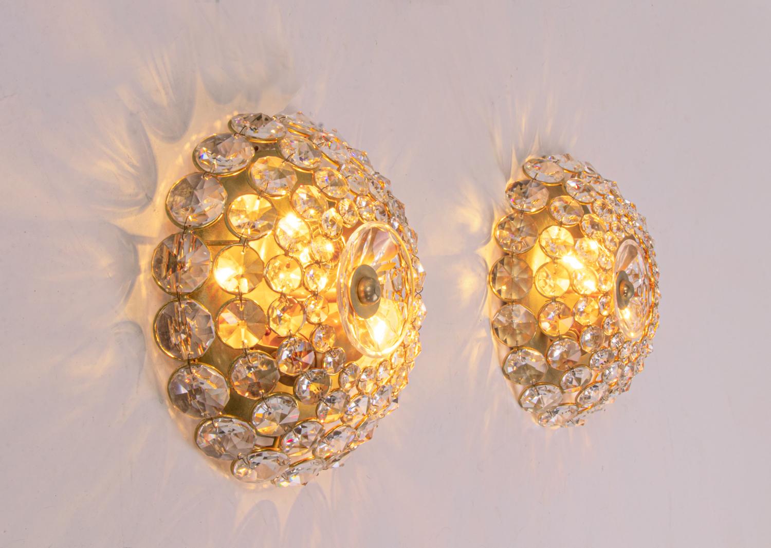 Mid-20th Century Pair of Gold-Plated Brass and Crystal Glass Wall Lamps Sconces by Palwa, 1960 For Sale