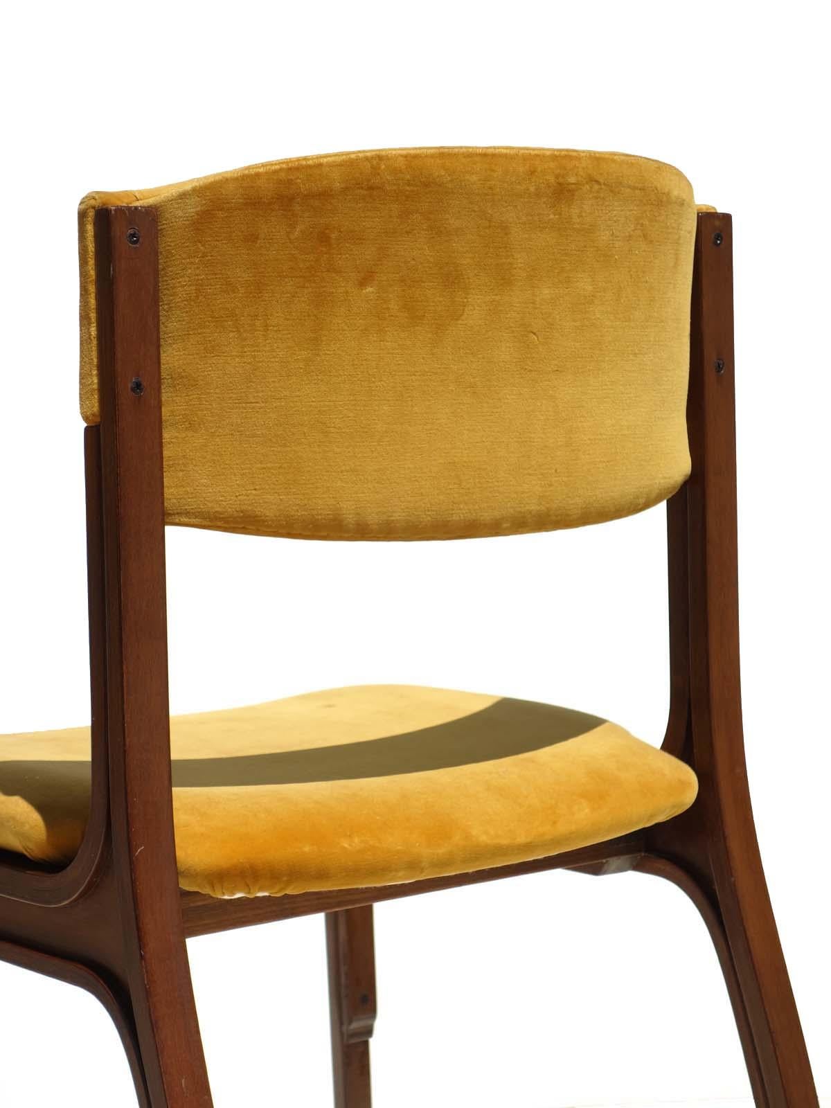 Mid-20th Century 1960 Gianfranco Frattini for Cantieri Carugati Italian Design Chairs, Set of 4