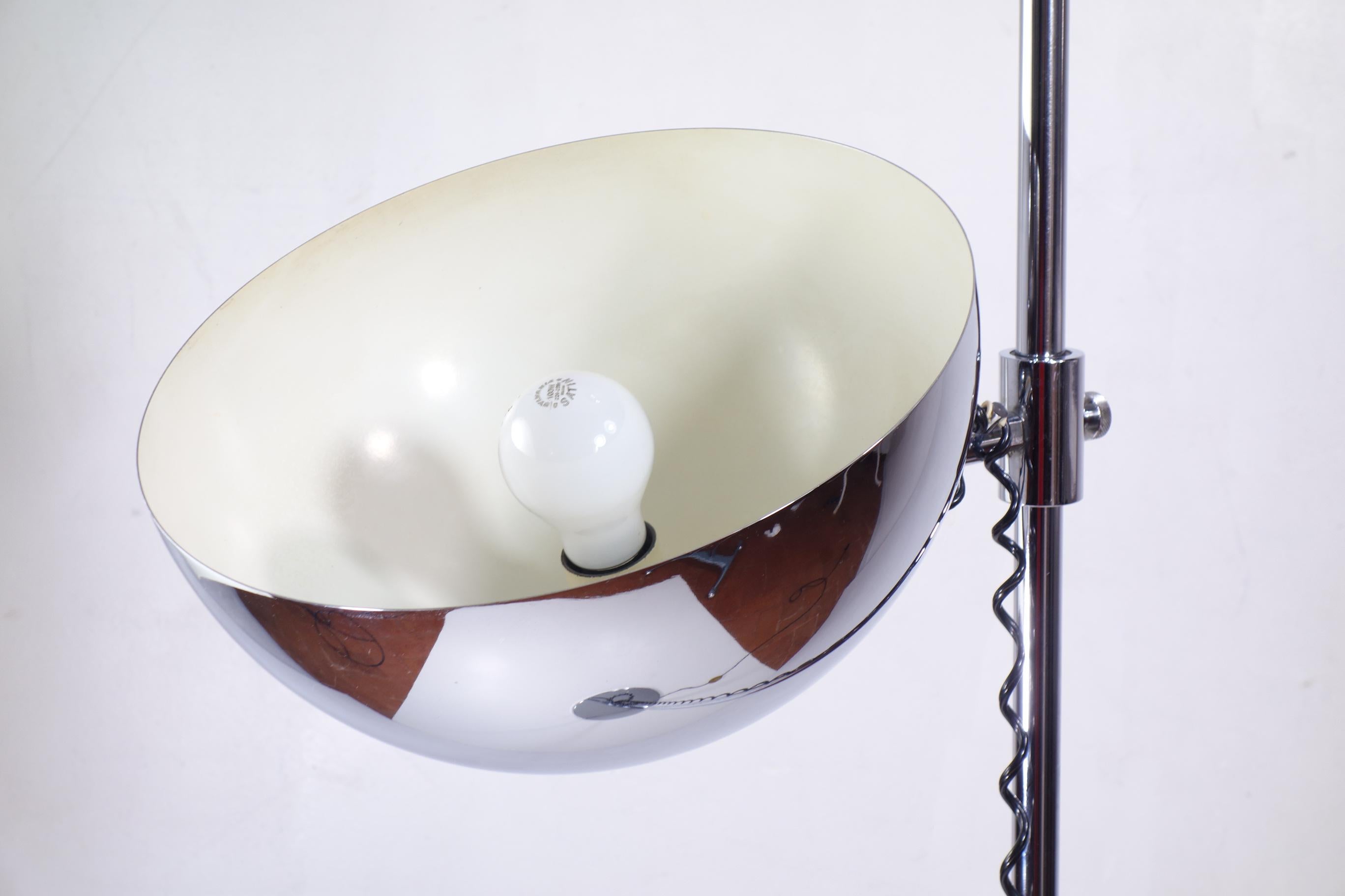 Lampadaire chromé de l'ère spatiale italienne Goffredo Reggiani, 1960 Bon état - En vente à Brescia, IT