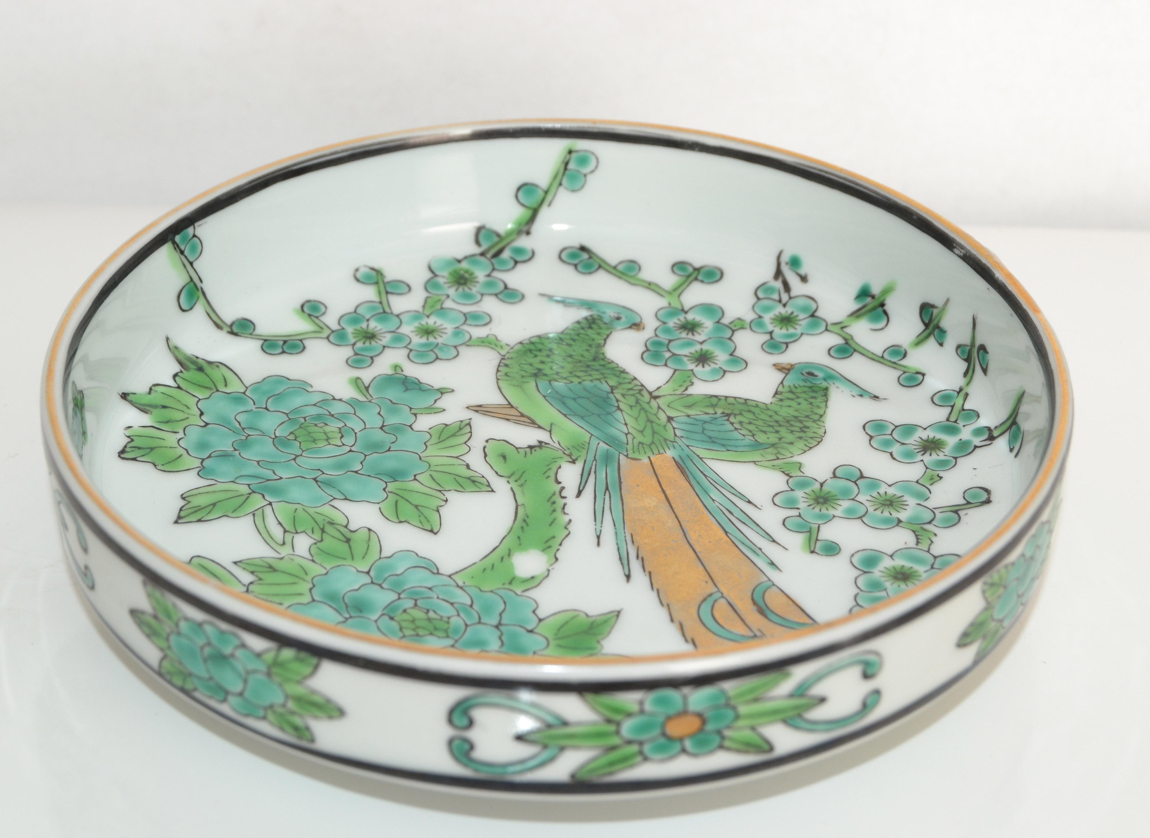 1960 Gold Imari Chinoiserie Hand Painted Green Gold White Bowl Peacock Motif In Good Condition For Sale In Miami, FL