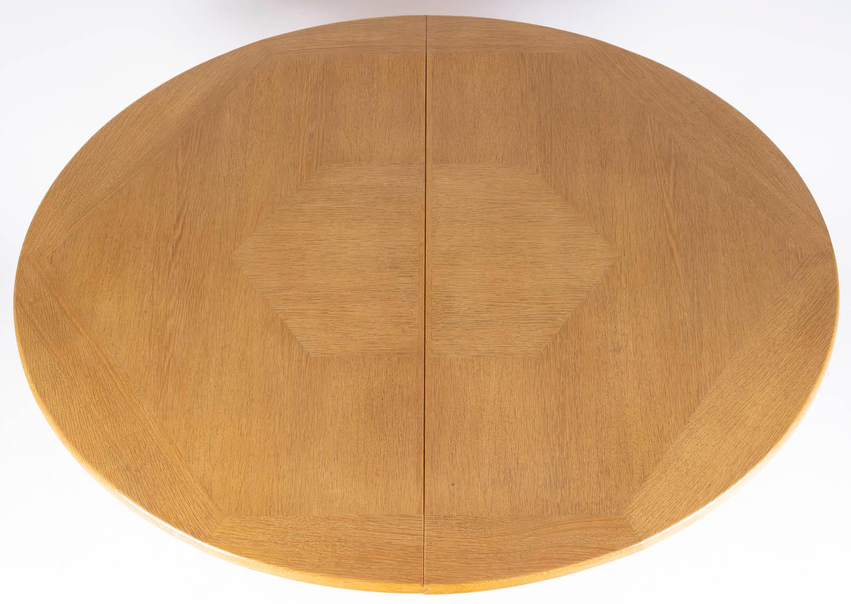 Mid-20th Century 1960 Guillerme and Chambron, extendable oak table, Votre Maison edition For Sale