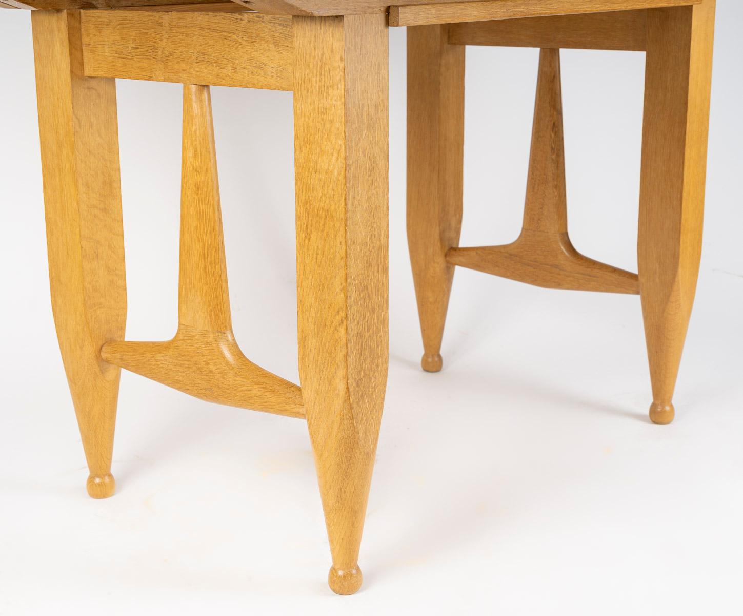 Oak 1960 Guillerme and Chambron, extendable oak table, Votre Maison edition For Sale