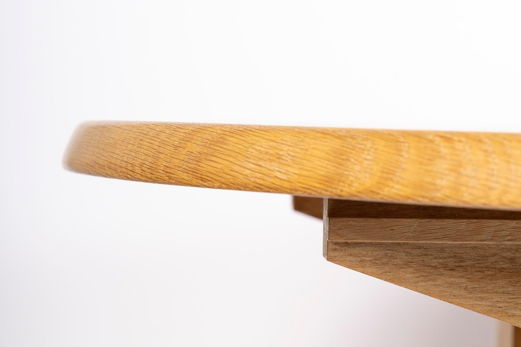 1960 Guillerme and Chambron, extendable oak table, Votre Maison edition For Sale 3