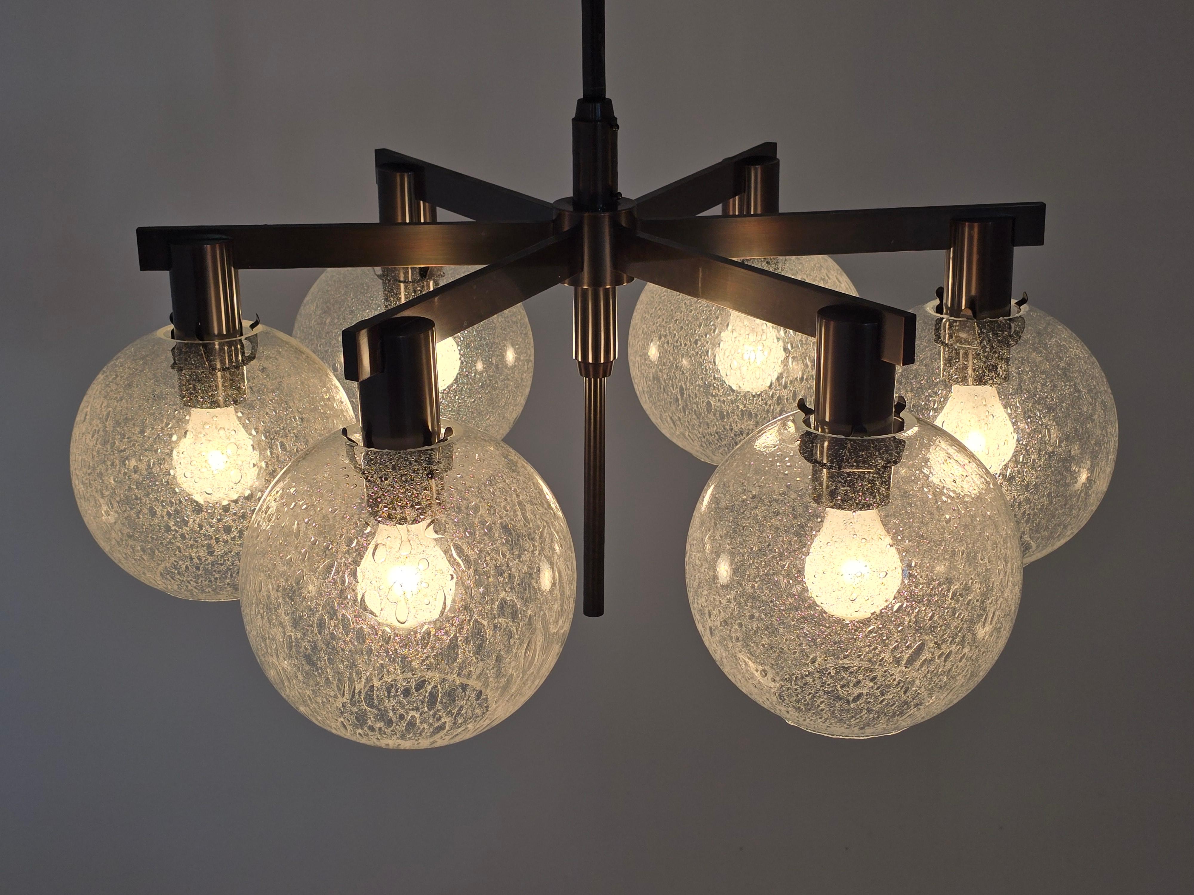 1960 Lampadario Hans-Agne Jakobsson in ottone antico modello 348/6 in vendita 1
