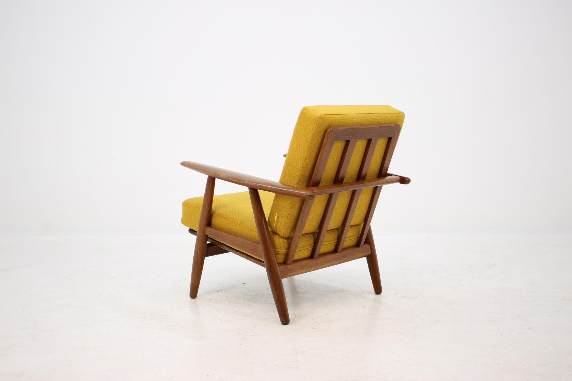 1960 Hans Wegner GE-240 Cigar Chair In Good Condition In Praha, CZ