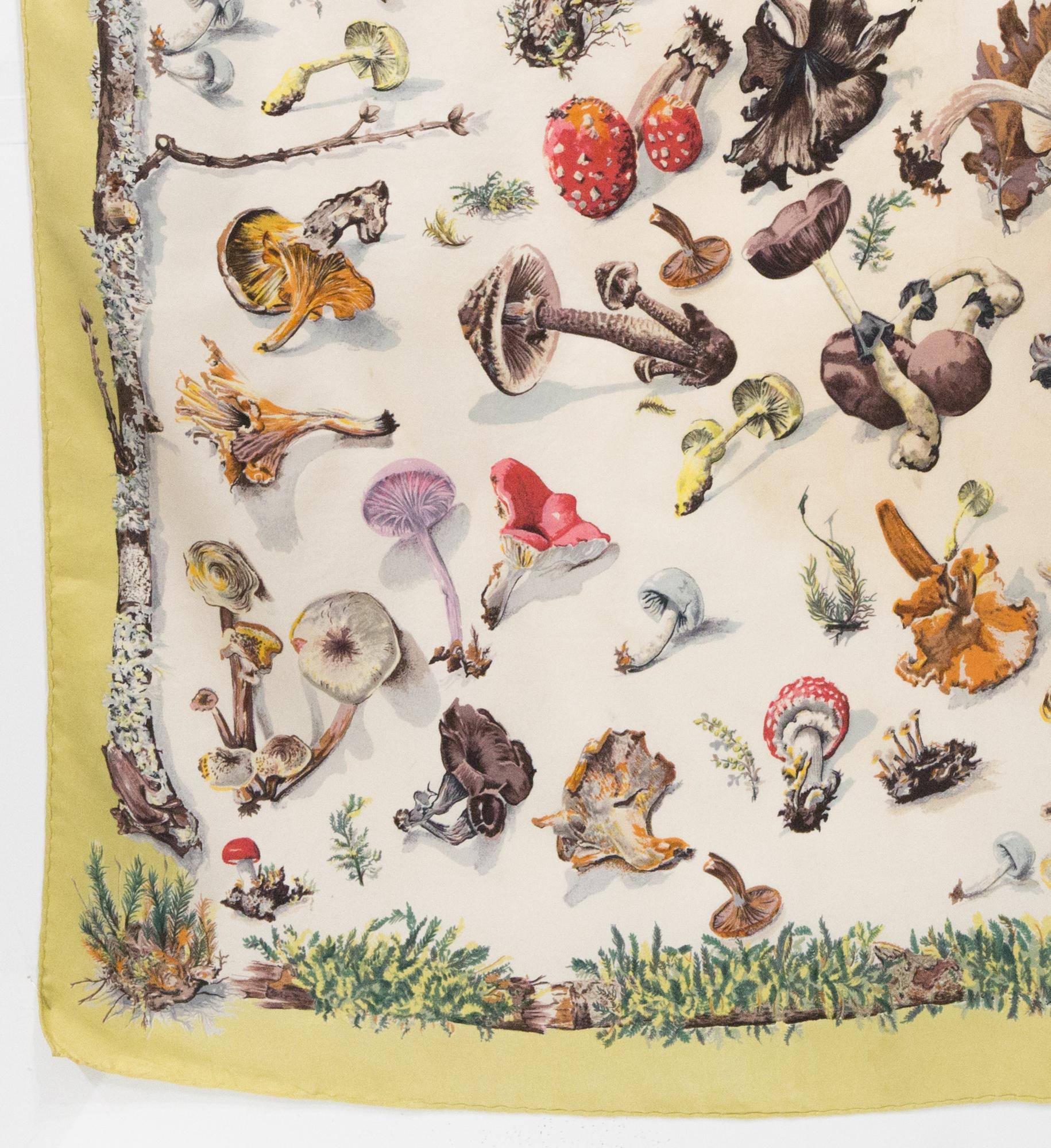 1960 Hermes Champignons by F.de la Perriere and A.Gavarni Silk Scarf In Good Condition In Paris, FR