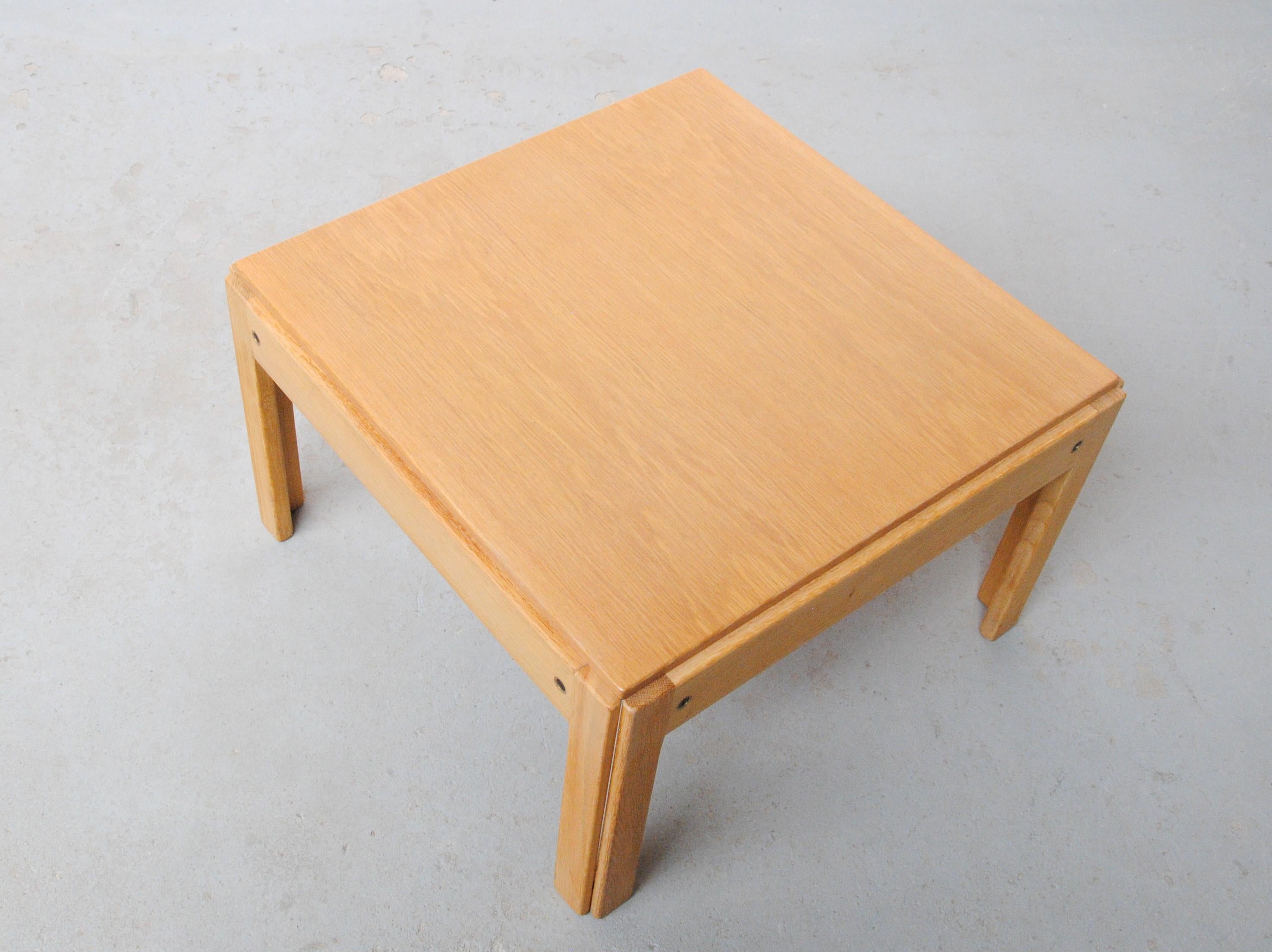 1960 Illum Wikkelso fully restored DanishoOak Plexus side table by CFC Silkeborg 

The well designed side table can be used as both side table and with a pillow on top of it also as a foot stool. The side table has been fully restored why it´s in