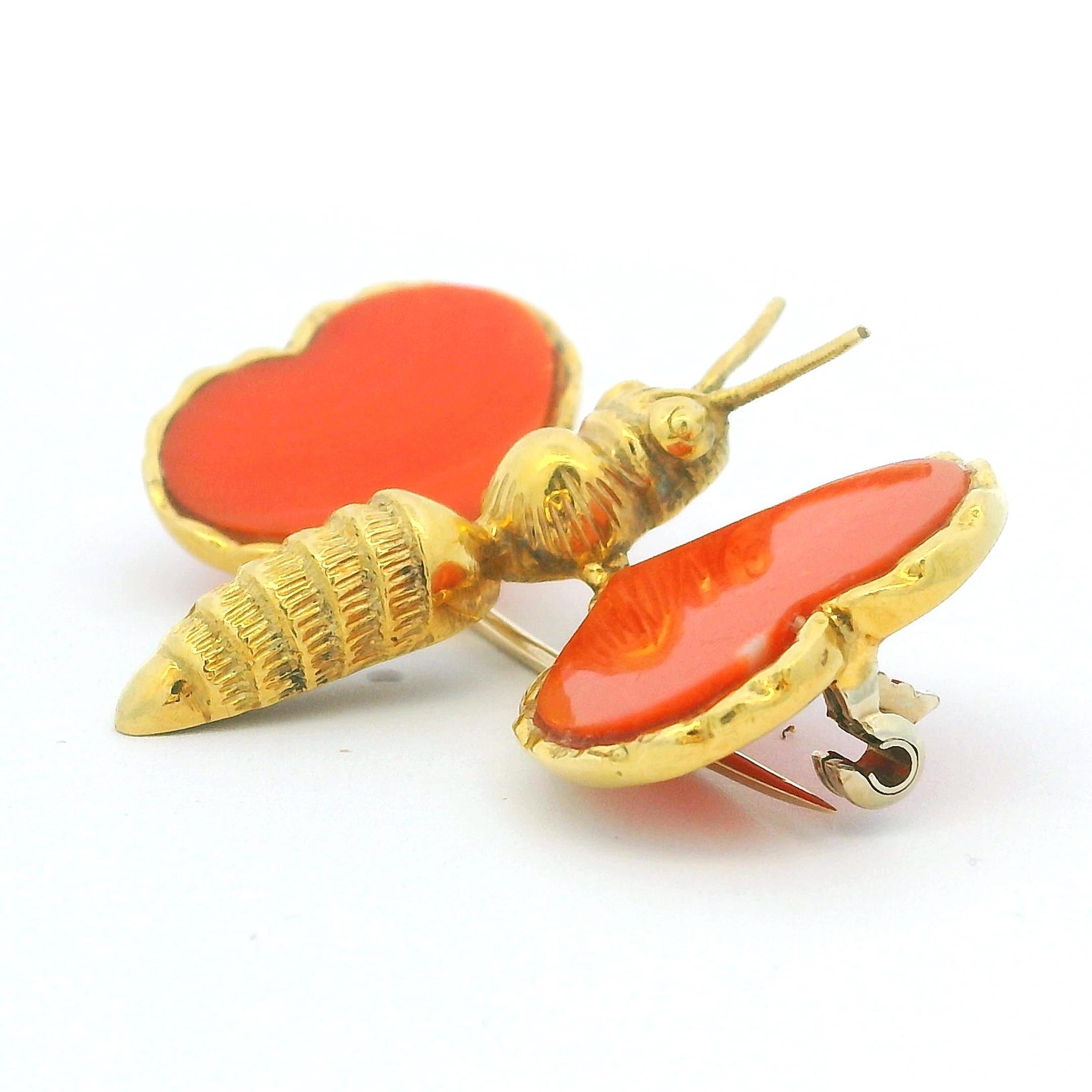 1960 Italienische 18K Gold Korallen Schmetterling Brosche - Herzförmige Flügel - 10.18g (Retro) im Angebot