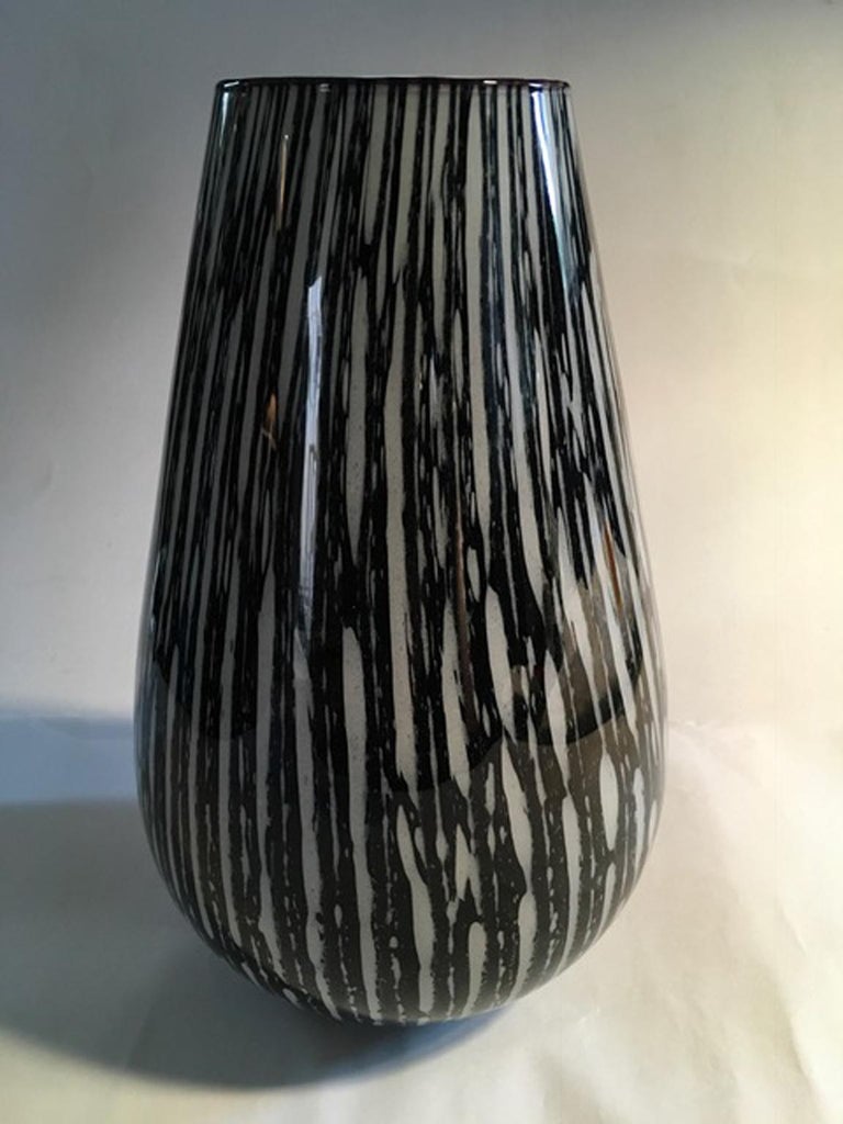 1960 Italian Modern Design Vase in Black and White Blown Glass For Sale
