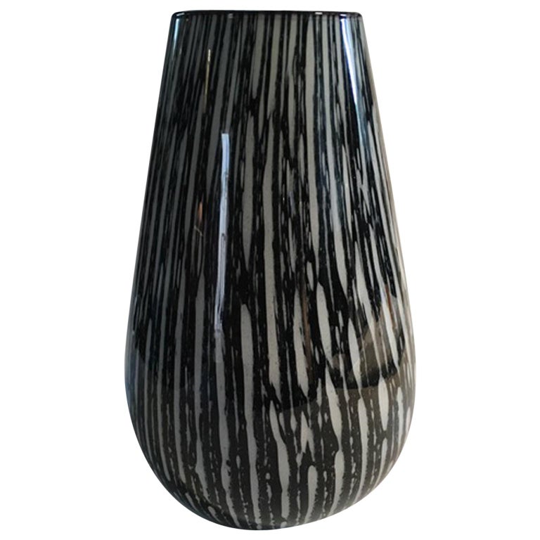 1960 Italian Modern Design Vase in Black and White Blown Glass For Sale