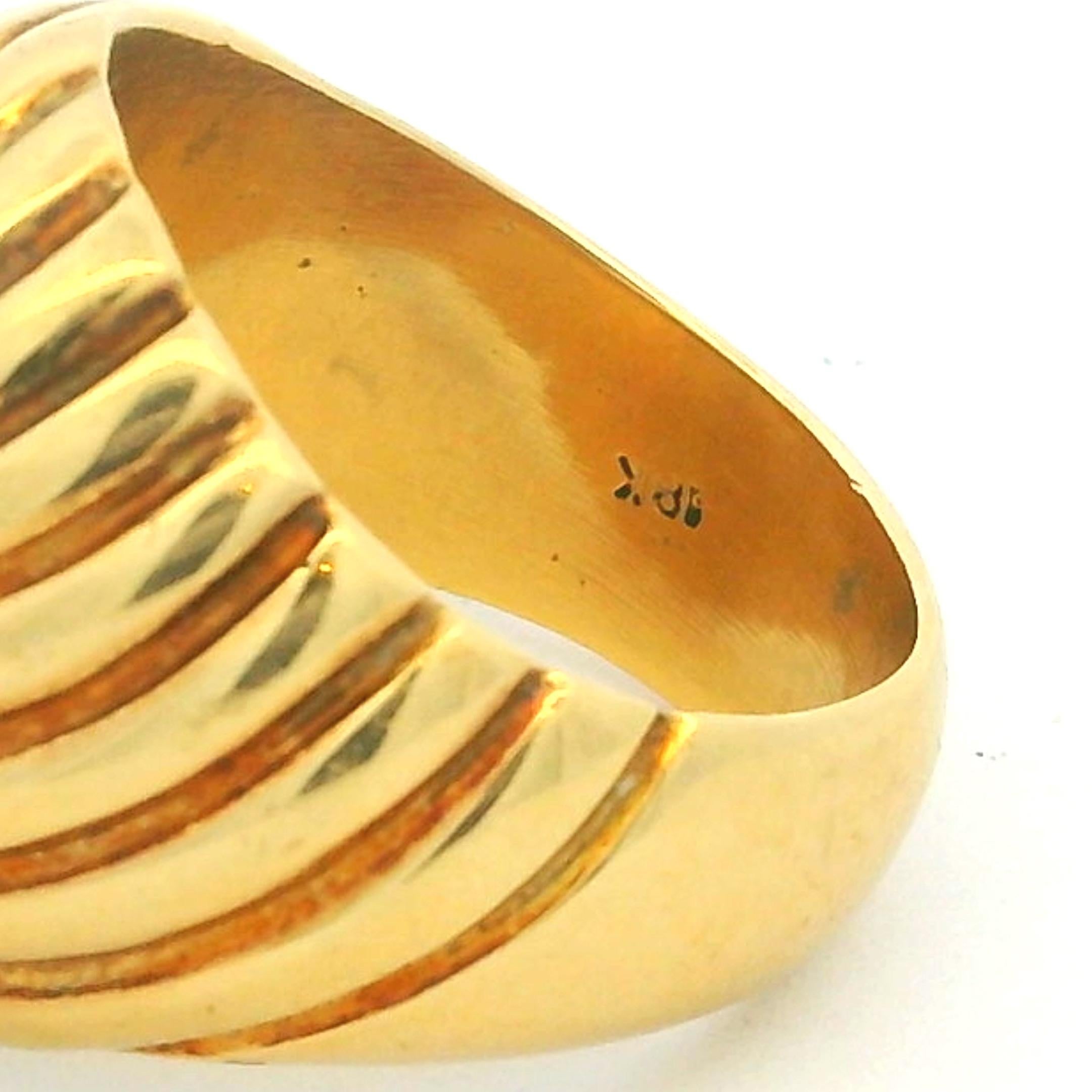 1960 Bague italienne en or 18 carats avec cabochon d'onyx noir en vente 5