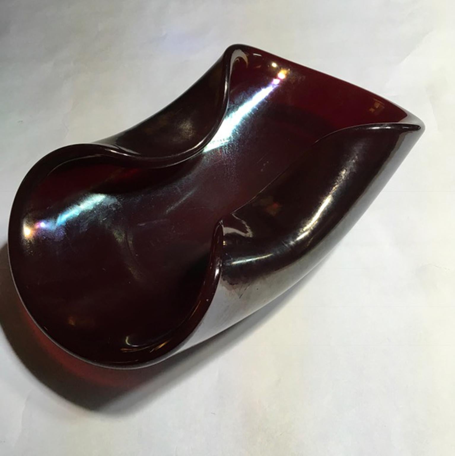 Fait main Italie 1960 Mid-Century Modern Rubin Color Blown Paste Glass Bowl en vente