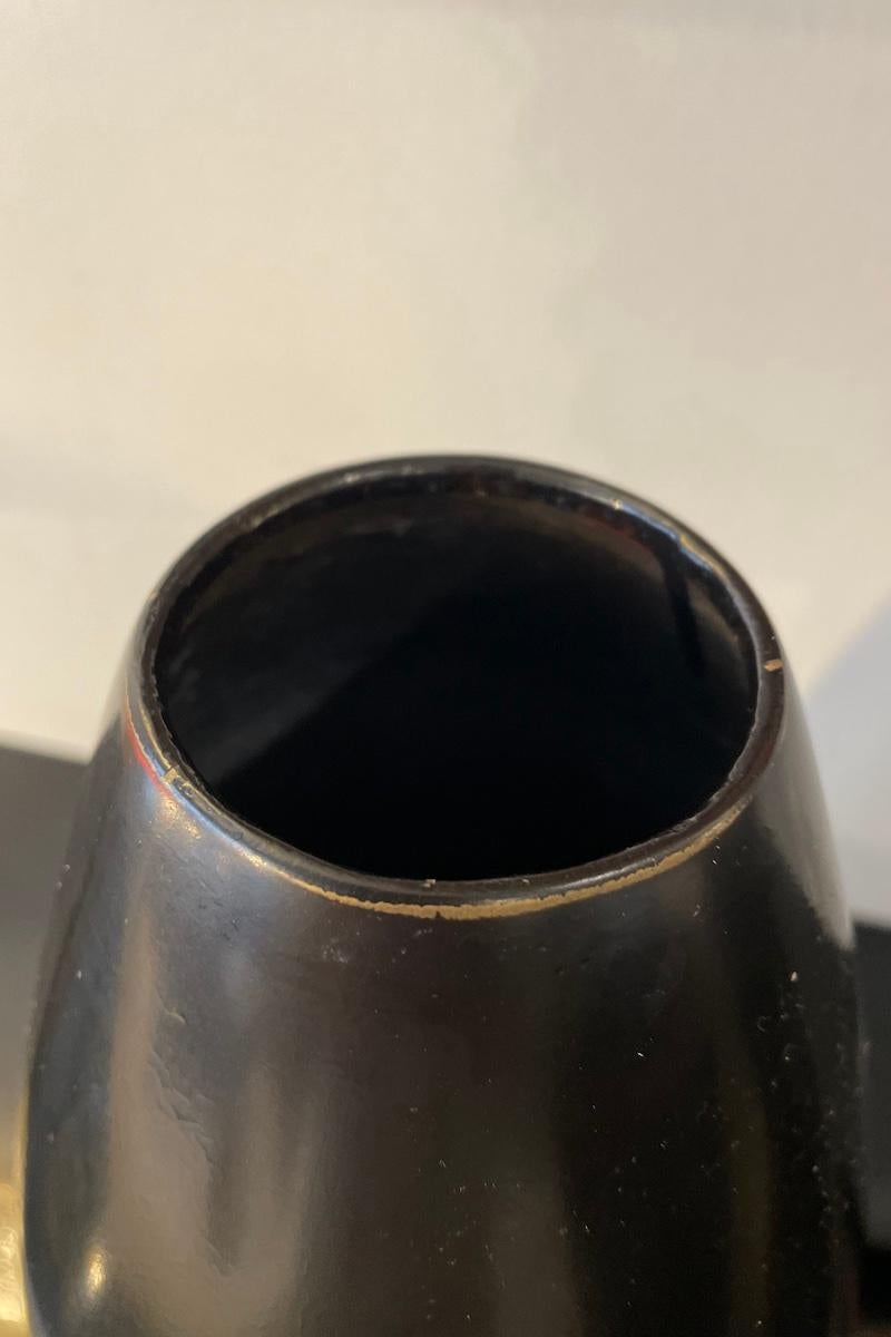 Vaso giapponese in metallo nero del 1960, a forma di piramide in vendita 5