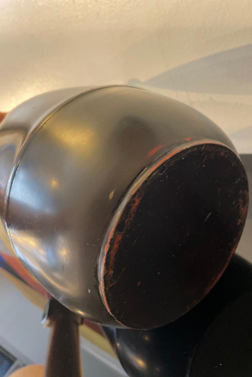 Vaso giapponese in metallo nero del 1960, a forma di piramide in vendita 6