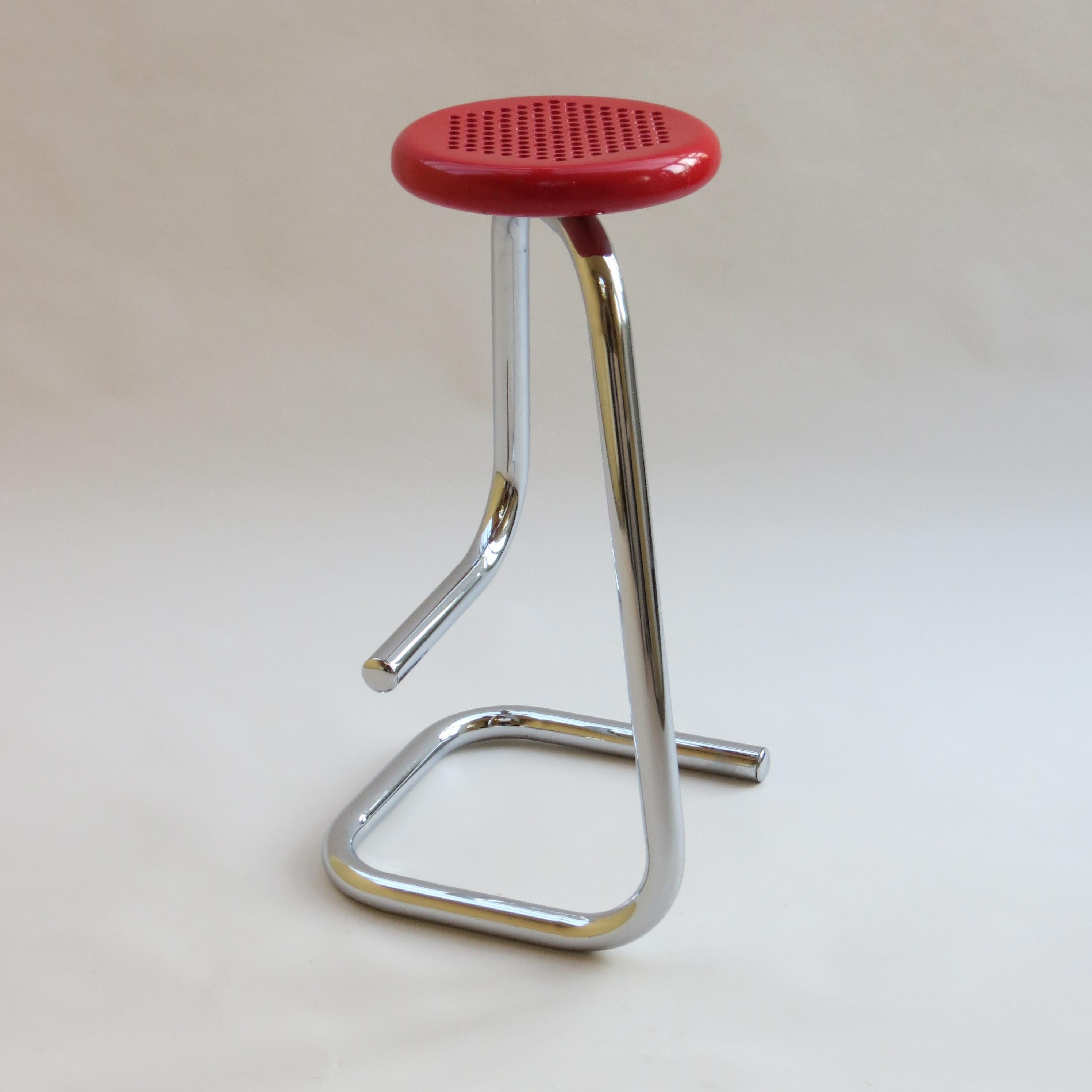 1960 K700 Red Chrome Paperclip Bar Stool Hugh Hamilton Philip Salmon Canada In Good Condition In Stow on the Wold, GB