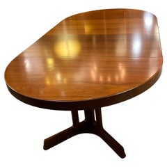 1960 Table en teck léger du Danemark