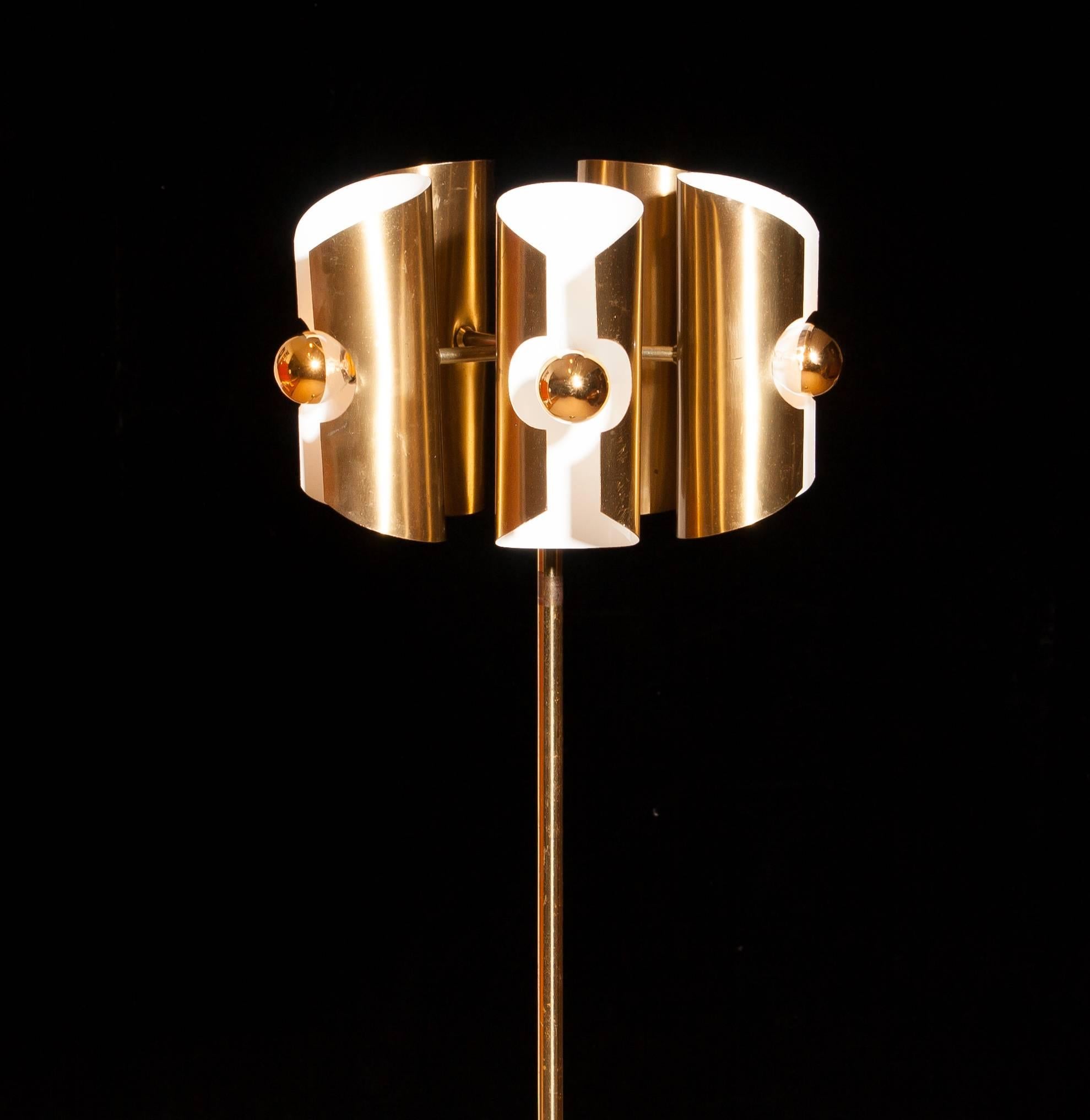 1960 Lovely Italian Brass Floor Lamp with Five Brushed Brass Shades In Fair Condition In Silvolde, Gelderland