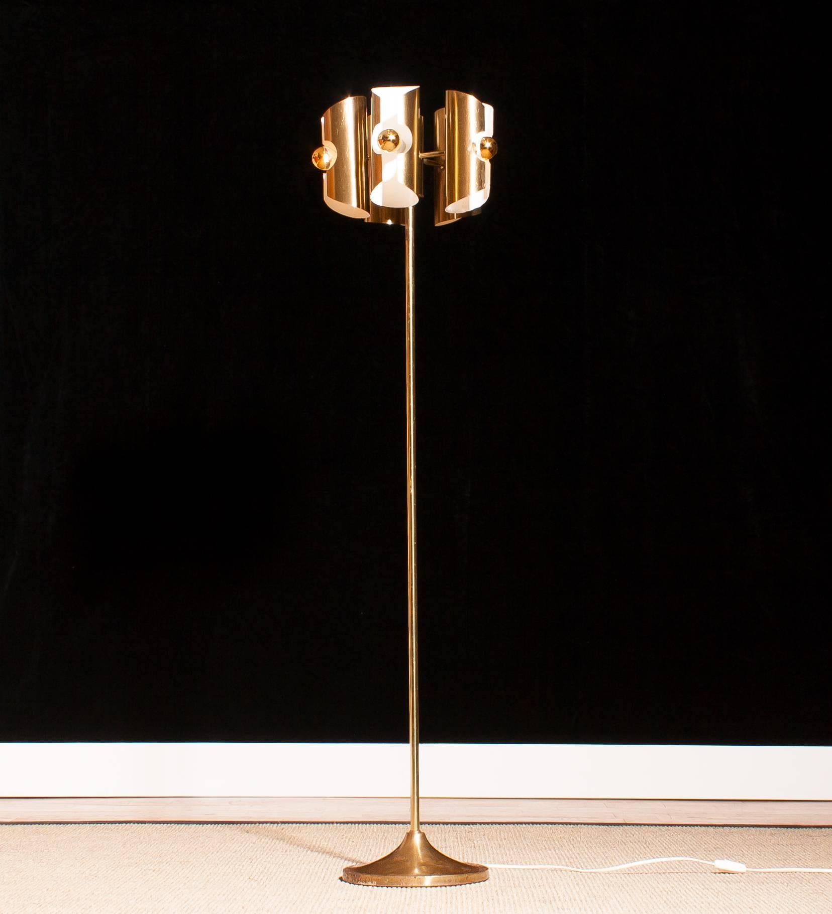 1960 Lovely Italian Brass Floor Lamp with Five Brushed Brass Shades 1
