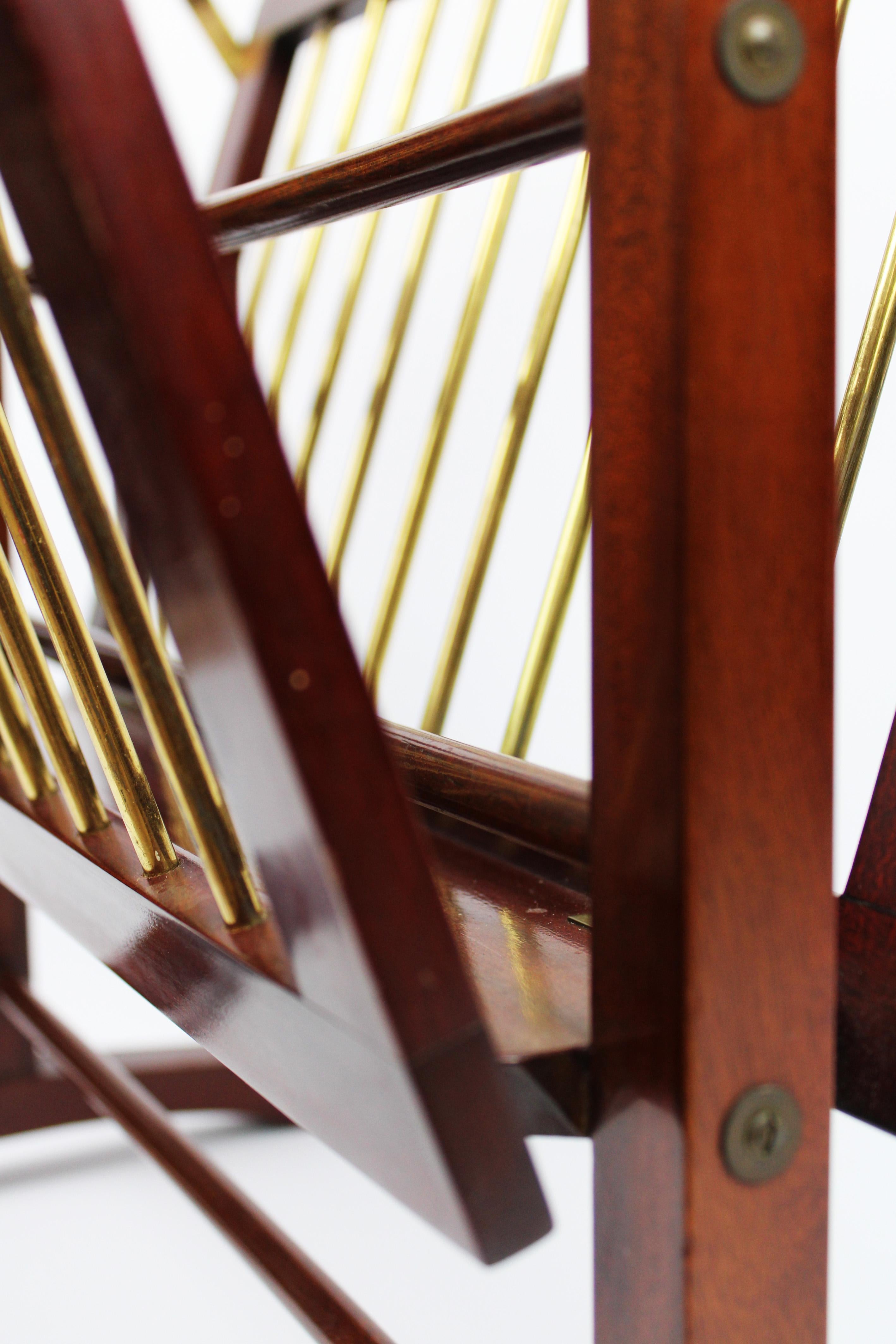 1960 Magazine rack in Walnut and Brass by Cesare Lacca Italy For Sale 1