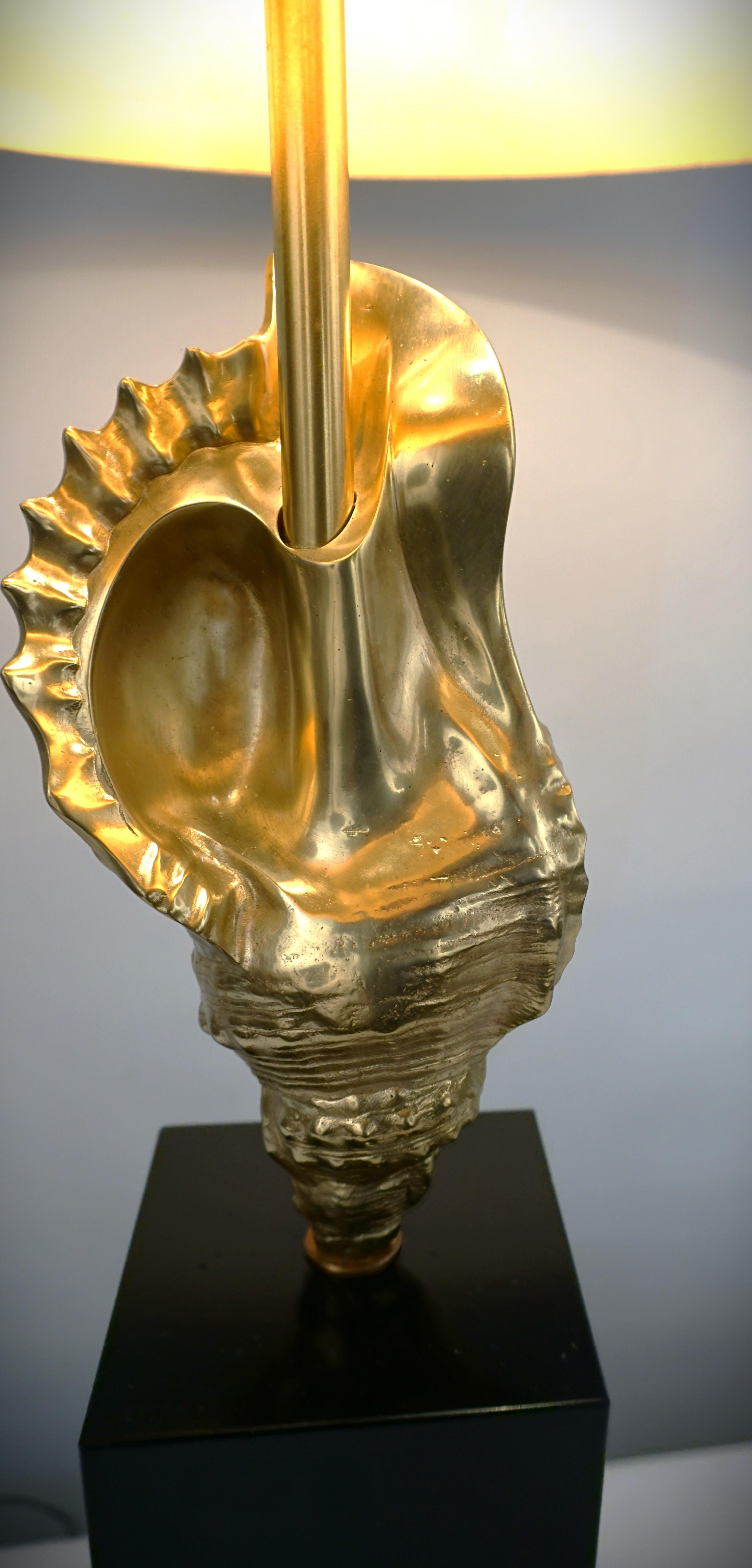 1960 Maison Charles Bronze Shell Design Table lamp In Good Condition In Fairfax, VA
