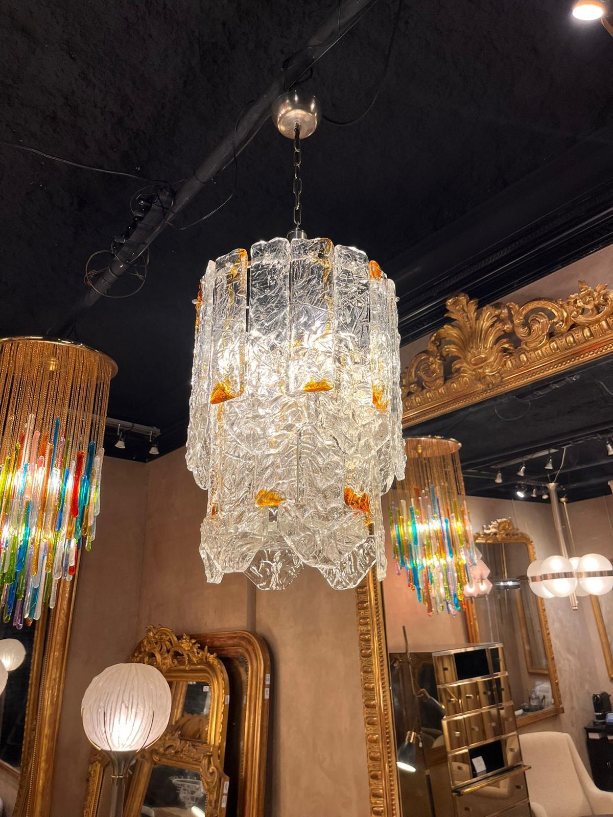 1960 Mazzega chandelier Italy
Fully restored Murano glass chandelier by Mazzega.
Italy circa 1960.

Height 60 cm - 23,62 po
Diameter 35 cm - 13,78 po