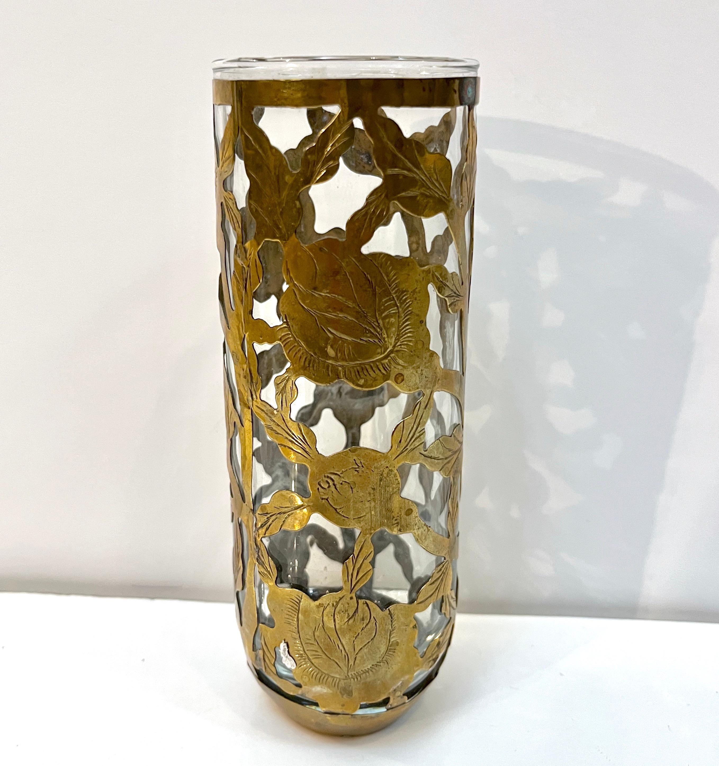 1960 Mexican Set 4 Drinking Glasses Encased in Etched Cutwork Floral Brass Decor For Sale 7