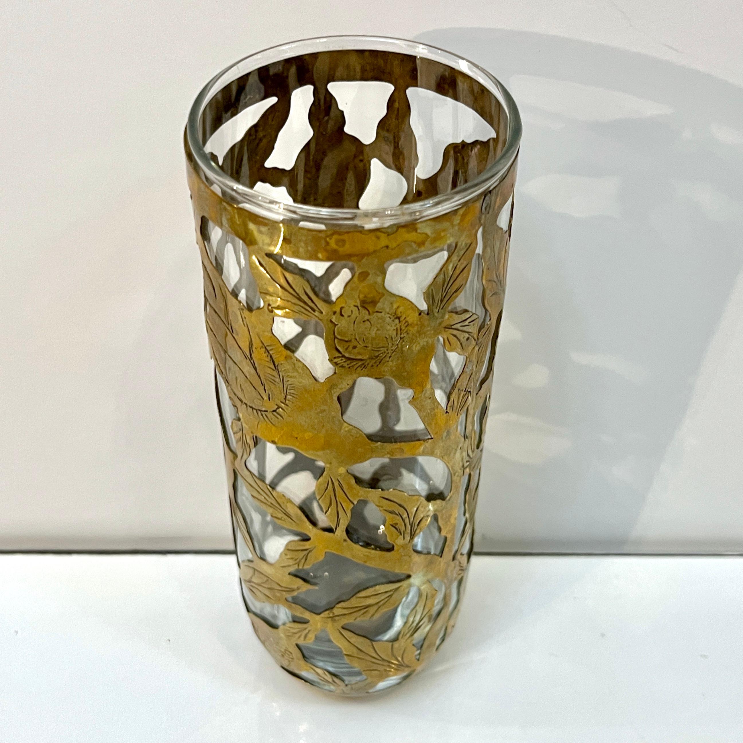 1960 Mexican Set 4 Drinking Glasses Encased in Etched Cutwork Floral Brass Decor en vente 6