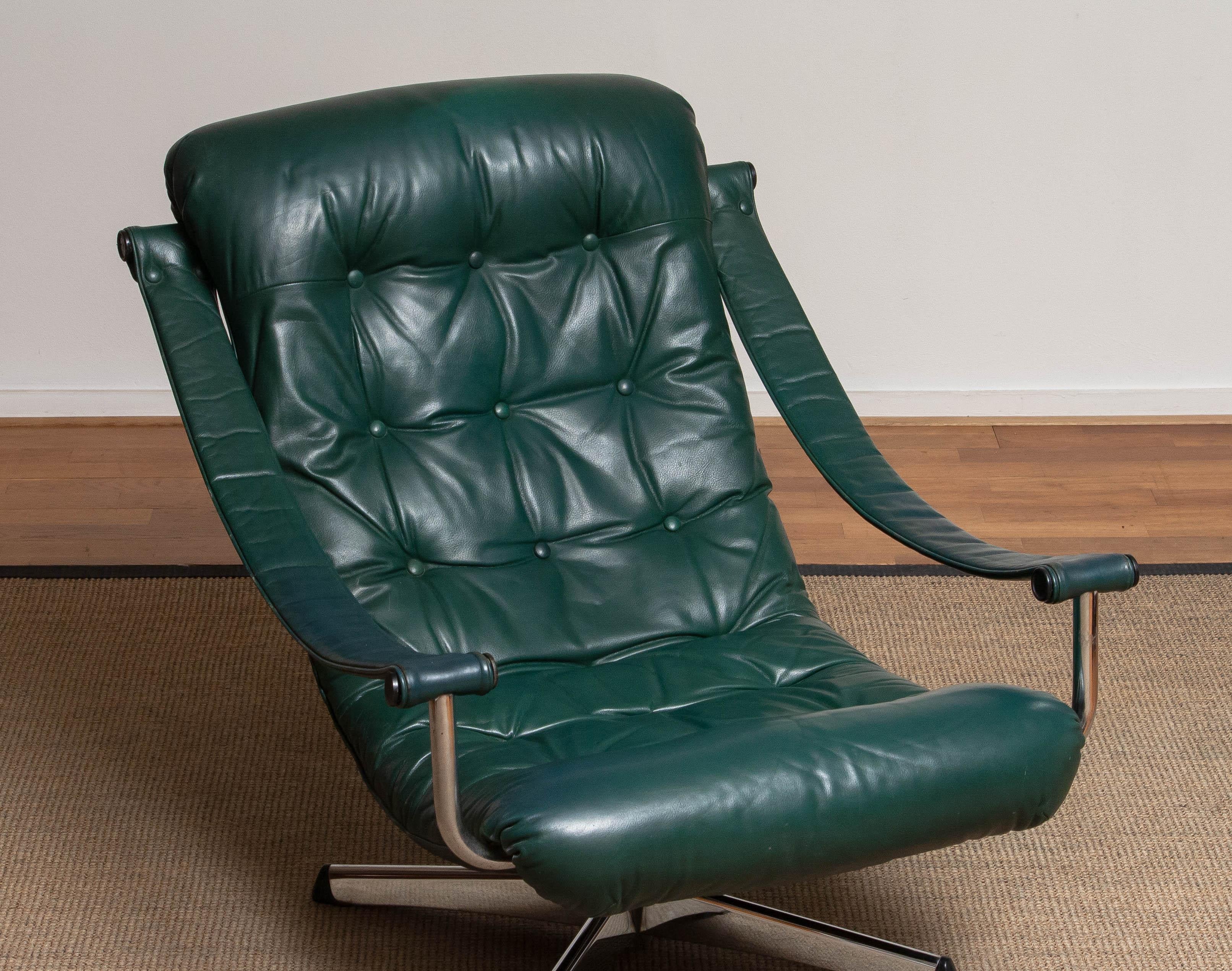 1960 Moderen Design Oxford Green Leather and Chrome Swivel Chair by Göte Mobler 5