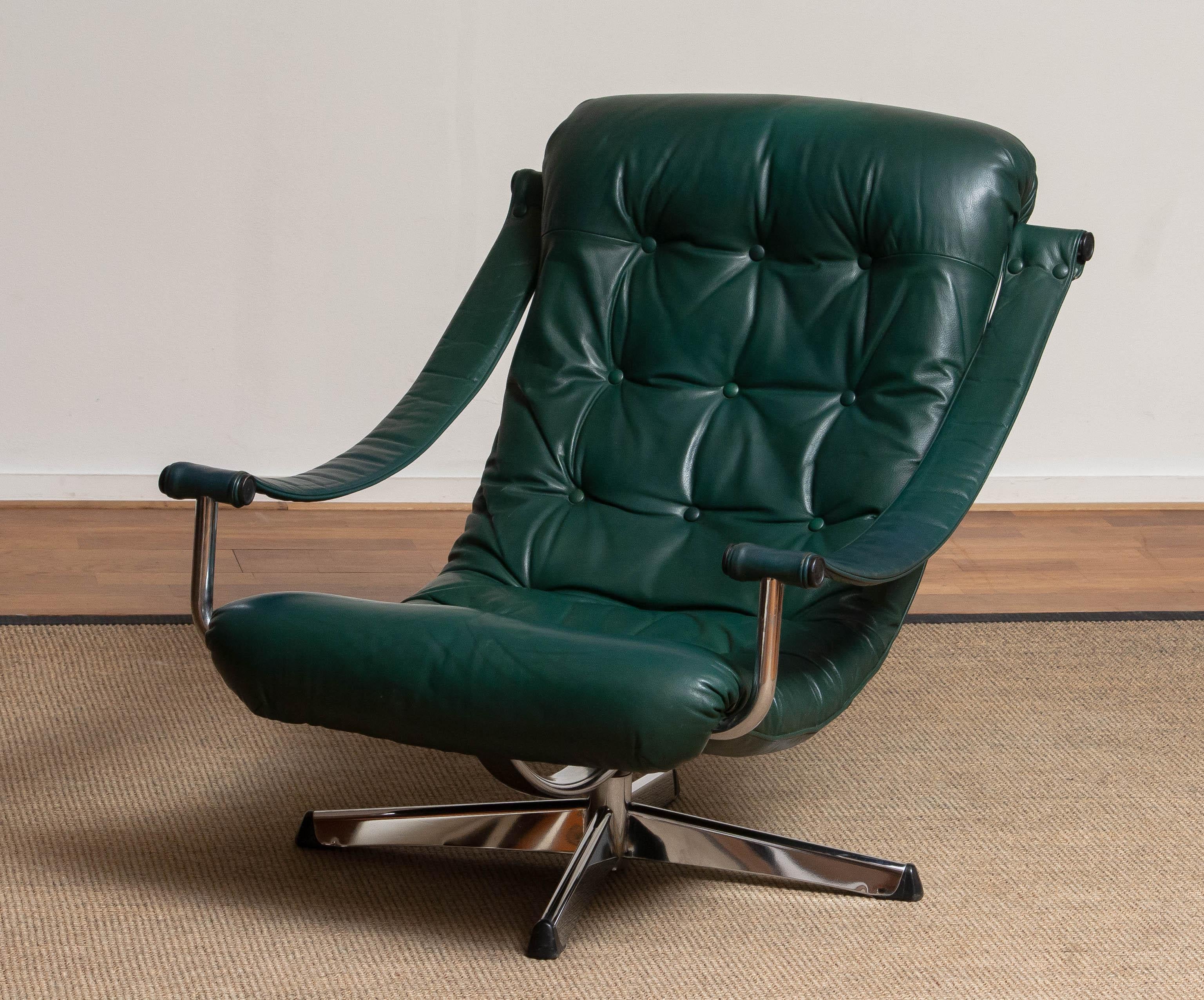 Scandinavian Modern 1960 Moderen Design Oxford Green Leather and Chrome Swivel Chair by Göte Mobler