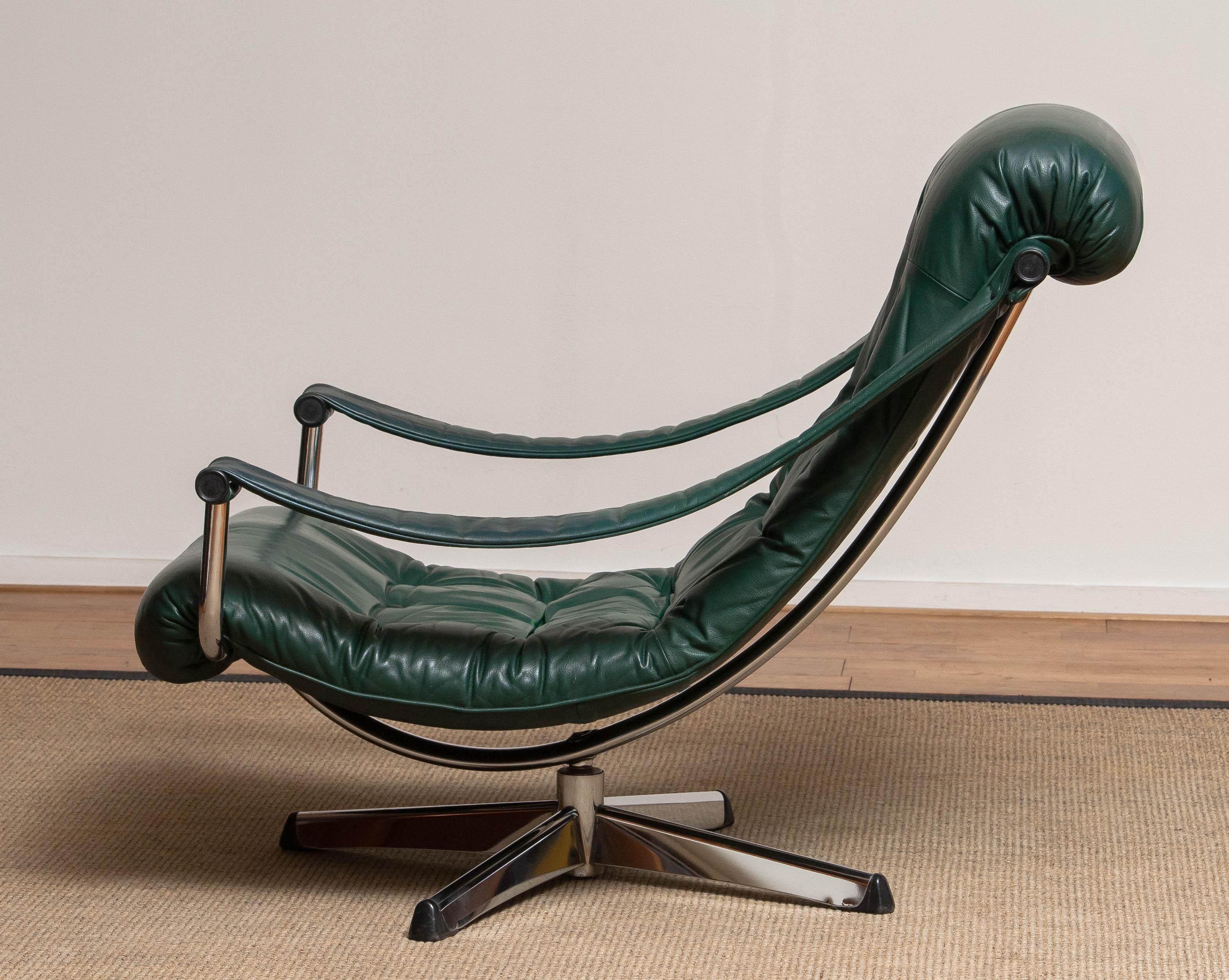 Swedish 1960 Moderen Design Oxford Green Leather and Chrome Swivel Chair by Göte Mobler