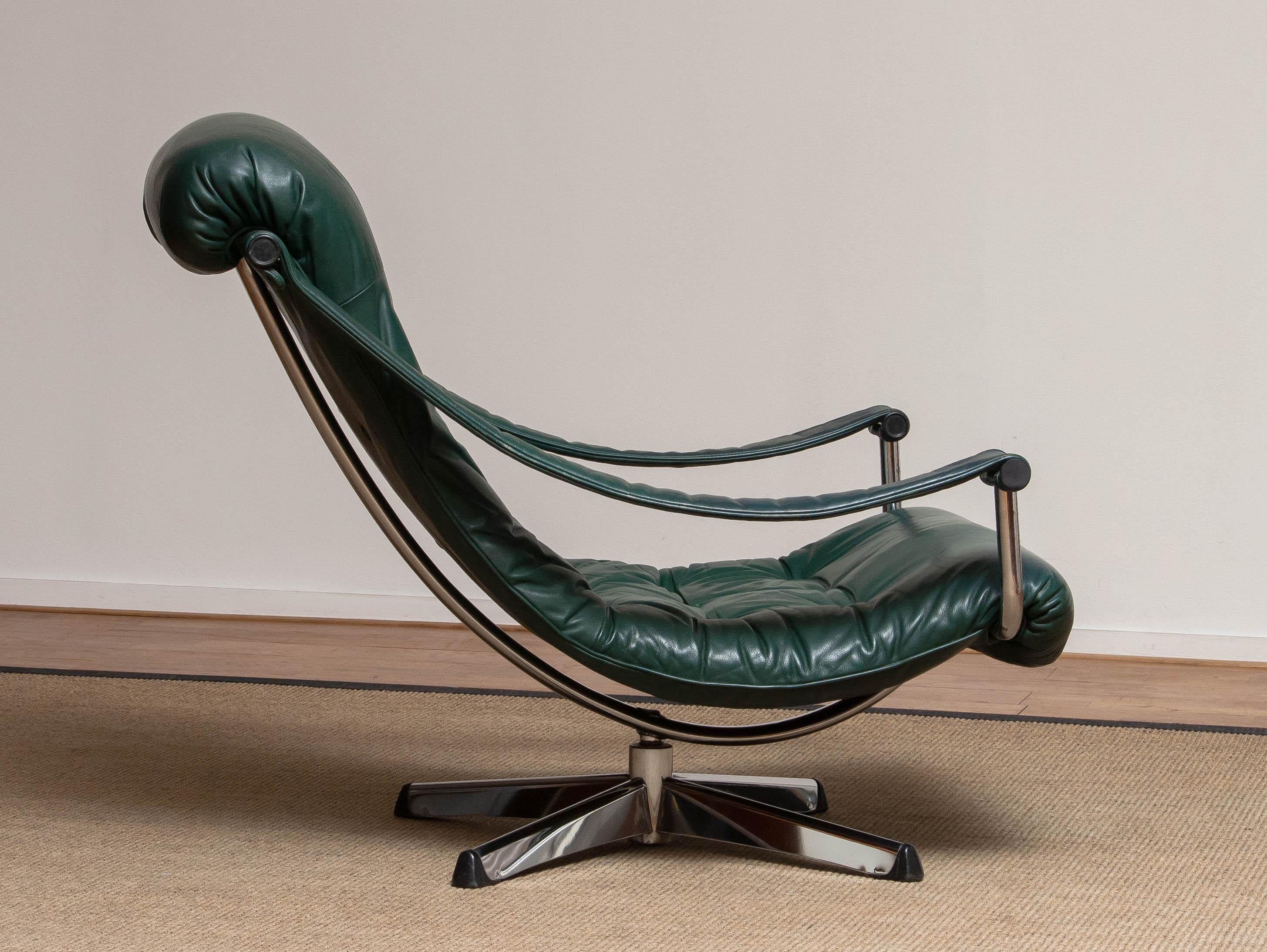 Mid-20th Century 1960 Moderen Design Oxford Green Leather and Chrome Swivel Chair by Göte Mobler