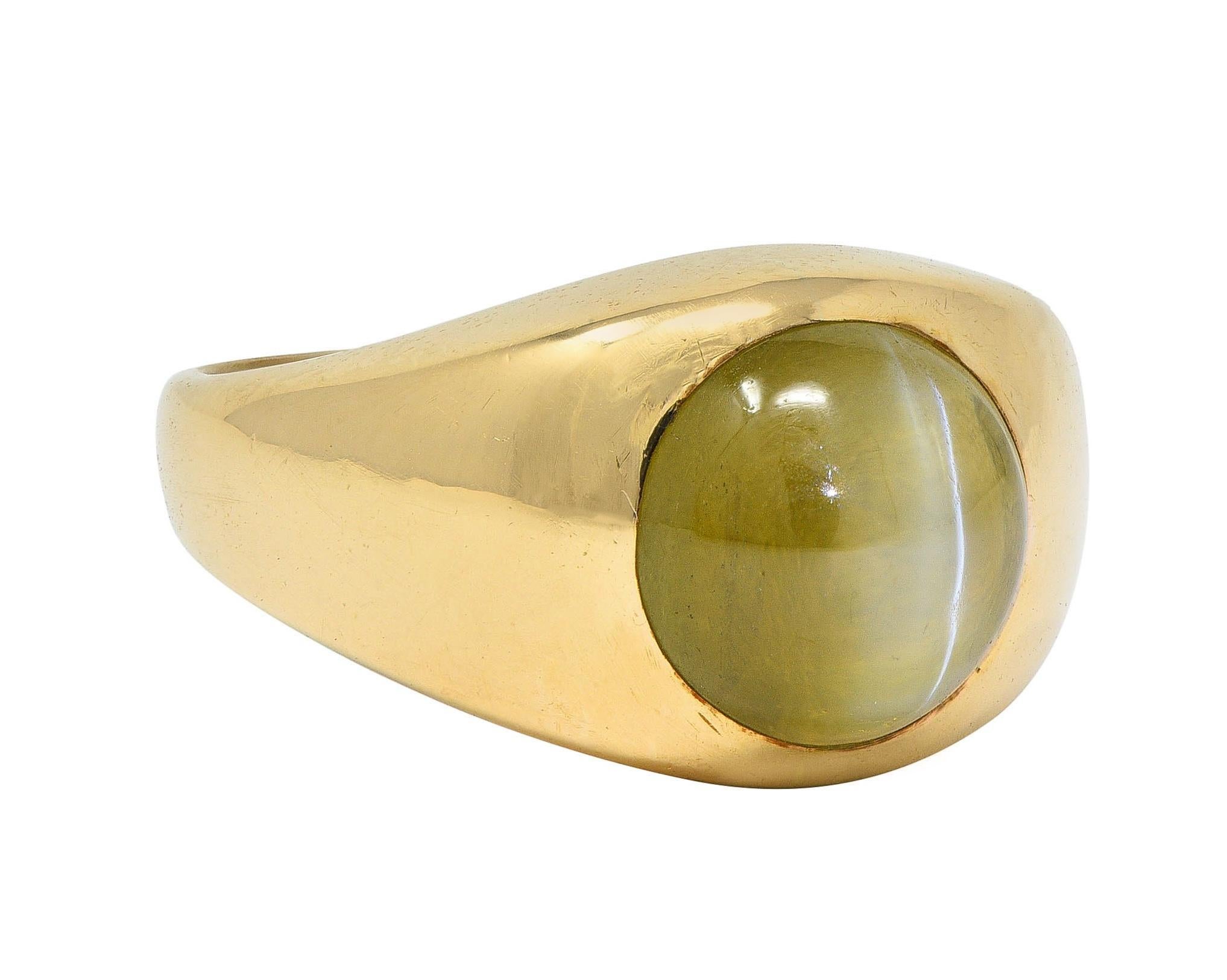 Cabochon 1960 Natural Cat's Eye Chrysoberyl 14 Karat Yellow Gold Vintage Signet Ring GIA For Sale