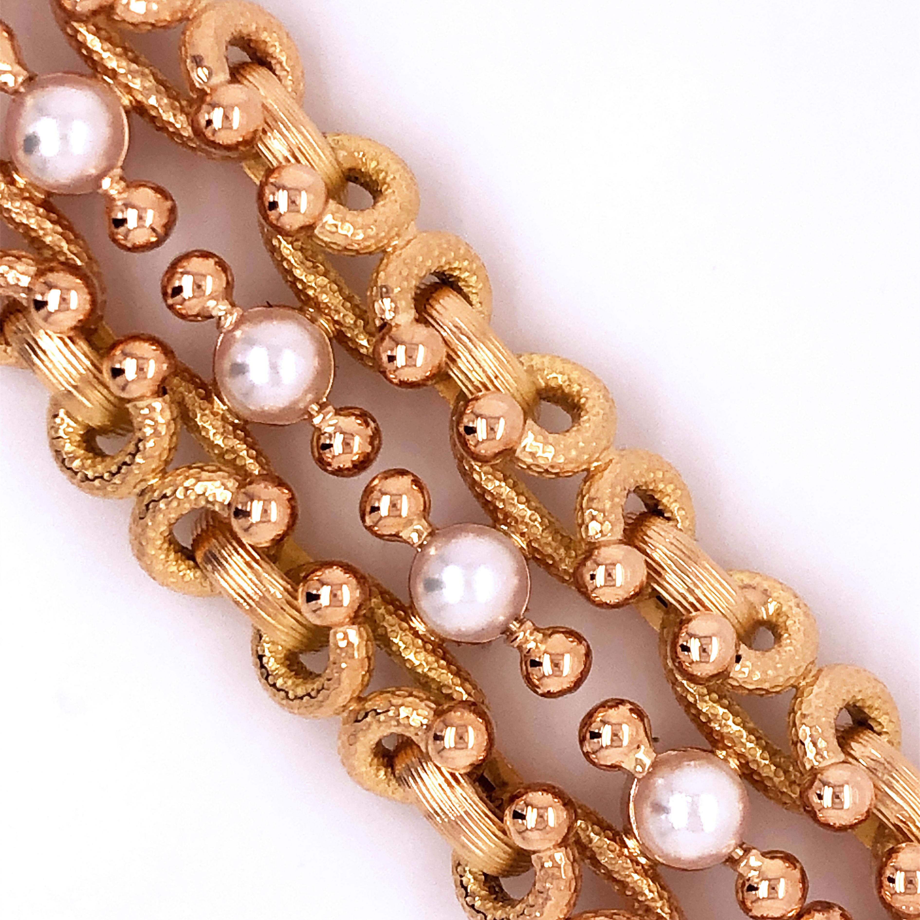 Women's 1960 One-of-a-Kind Milanese Akoya Pearl Yellow Gold Solid Handcrafted Bracelet For Sale