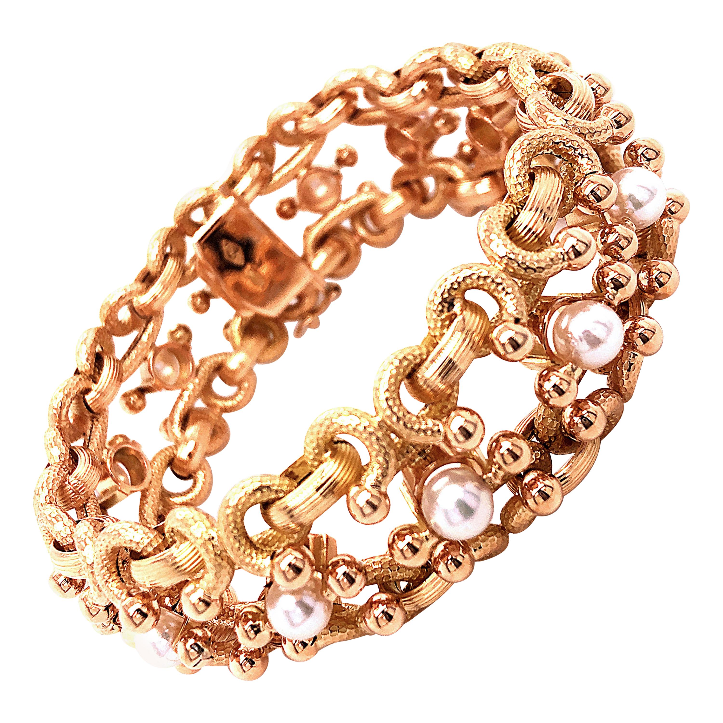 1960 One-of-a-Kind Milanese Akoya Pearl Yellow Gold Solid Handcrafted Bracelet For Sale