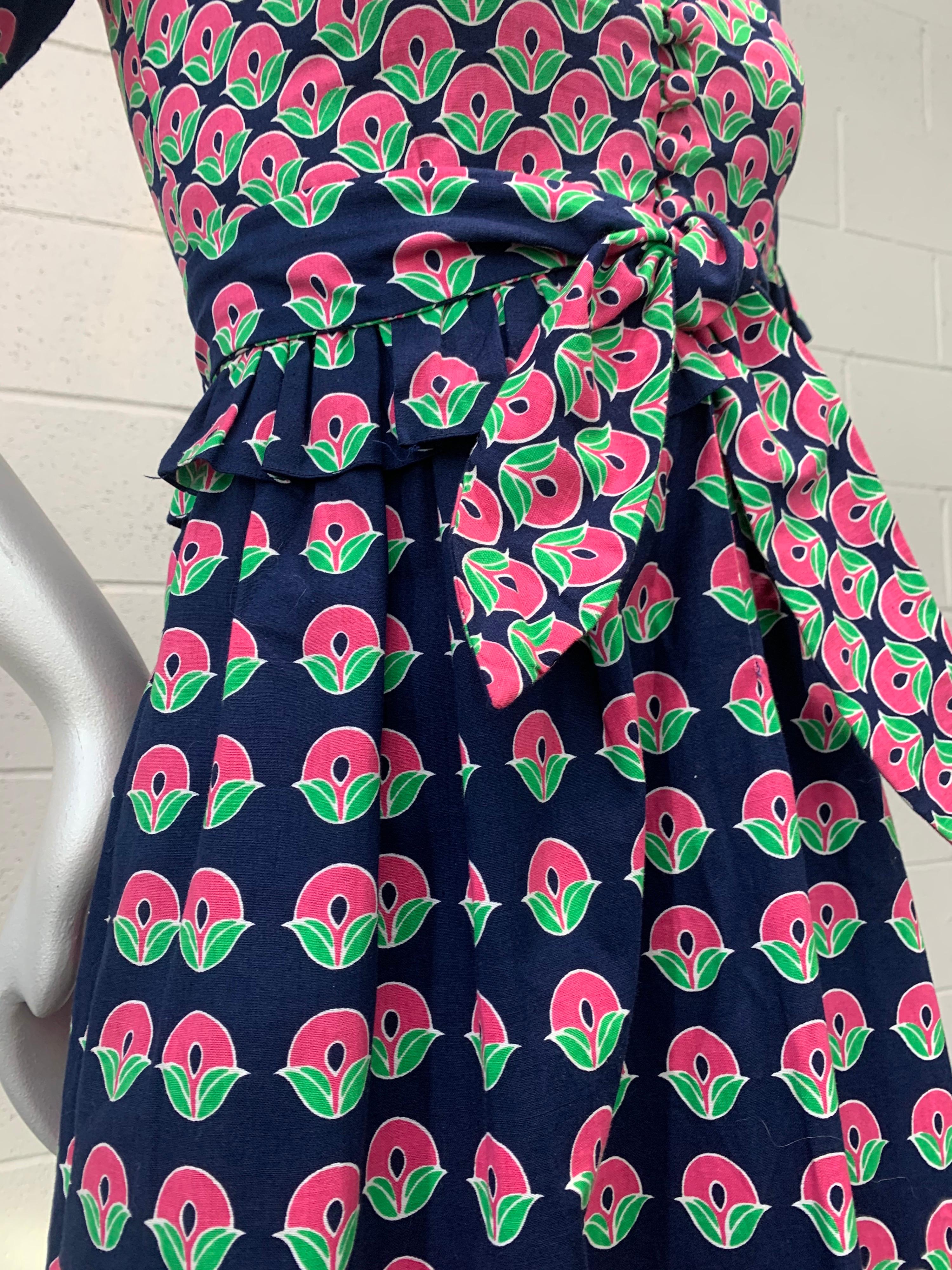 1960 Oscar de la Renta Navy & Pink Cotton Flower Print Dress W/ Tie & Pockets In Excellent Condition In Gresham, OR