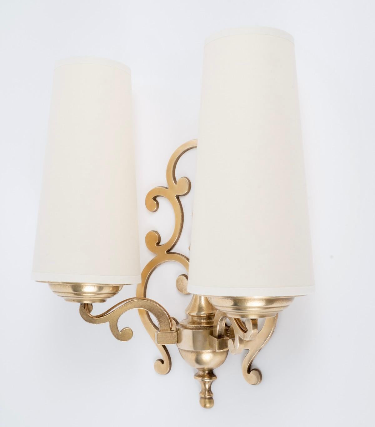 1960 Paire d'appliques en bronze Maison Roche en vente 1