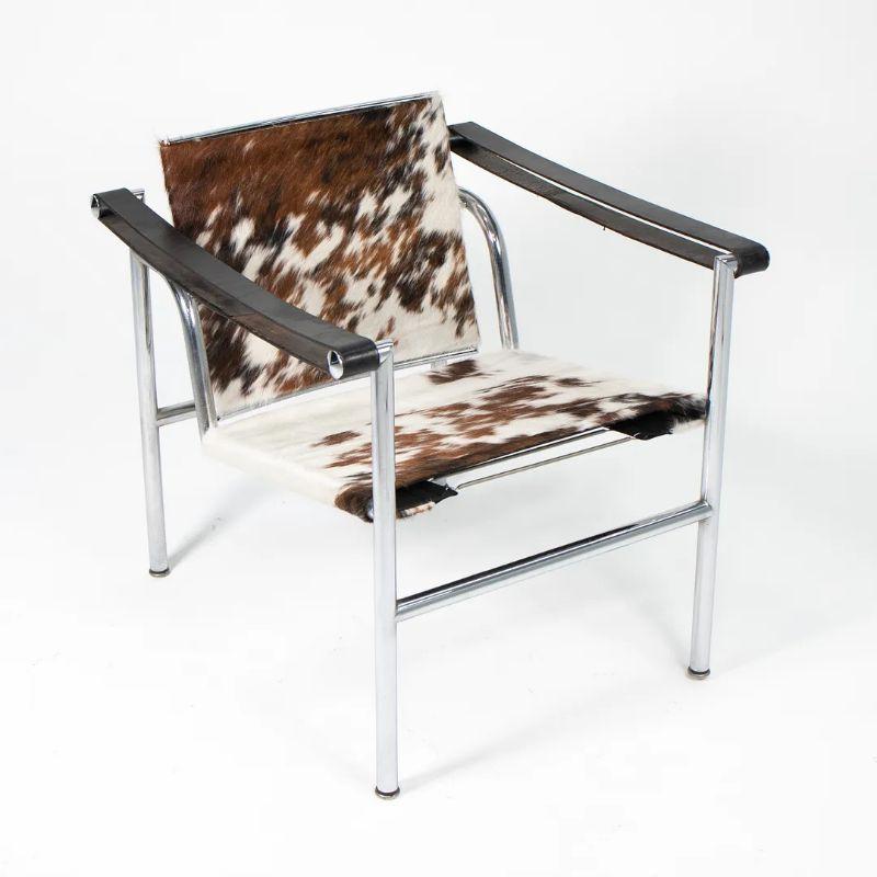 1960 Pair of LC1 Basculant Chair in Cowhide by Perriand Jeanneret & Le Corbusier 3